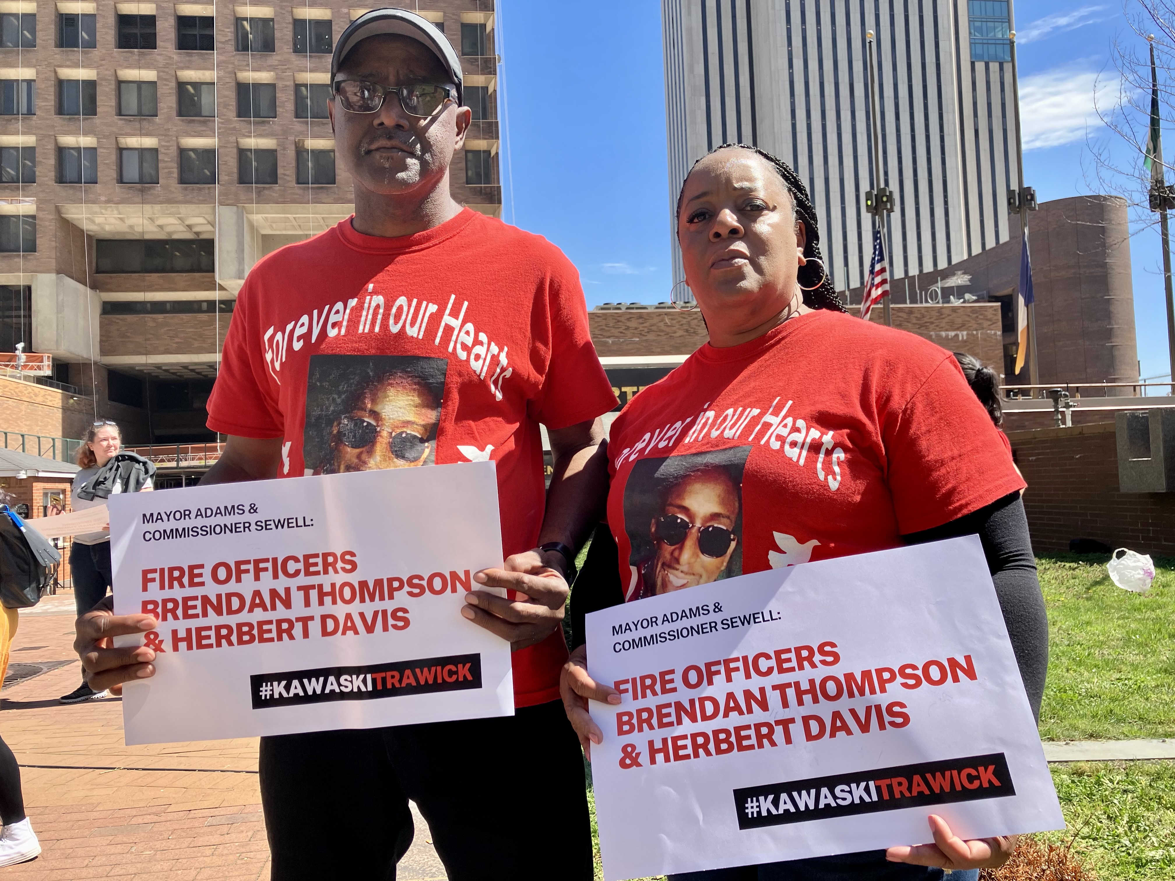 Family of Bronx man killed by police during mental health crisis seeks justice from watchdog Family of Bronx man killed by police during mental health crisis seeks justice from watchdog