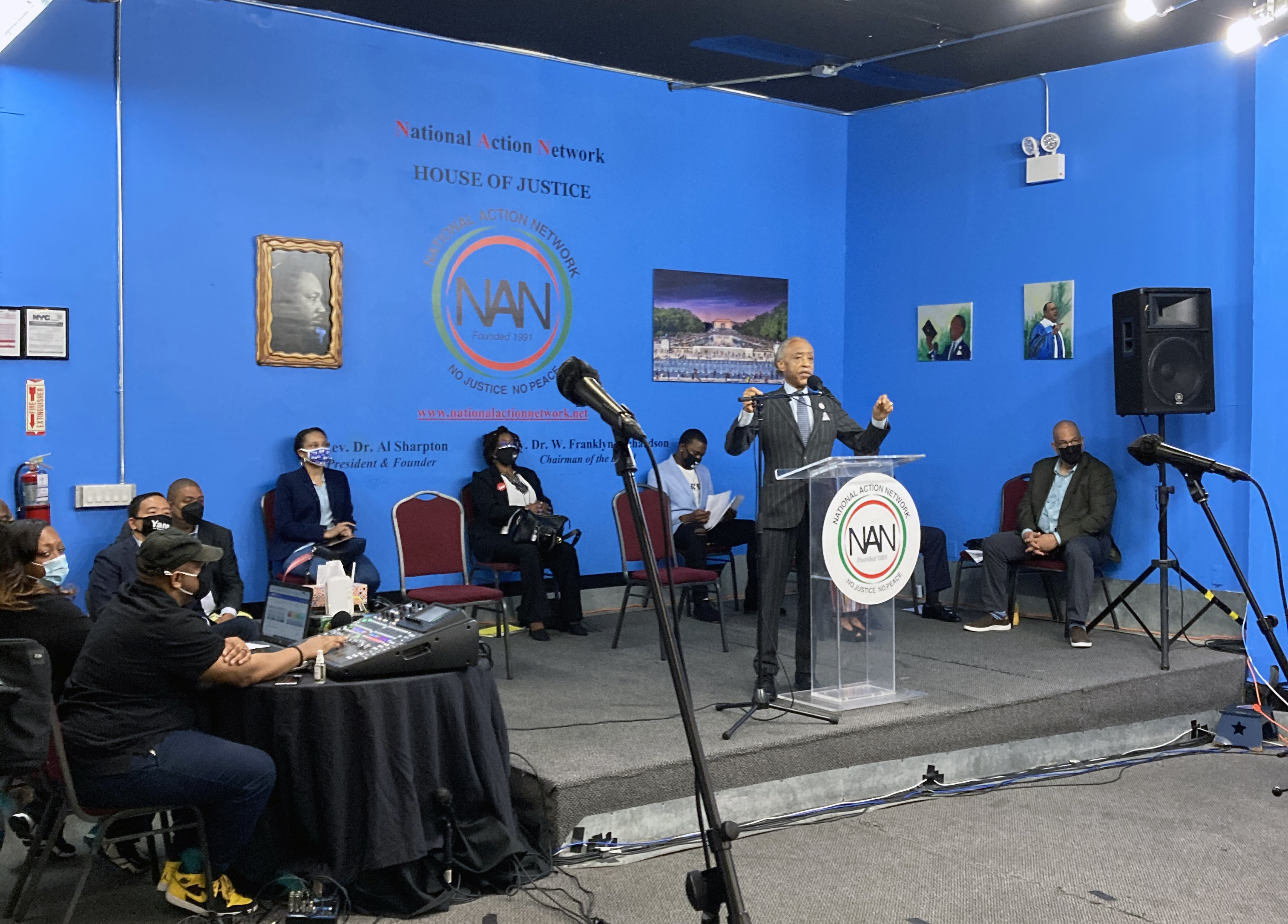 Sharpton Opts To Stay Neutral In Primary Election, Advocating For Early Voting Instead Sharpton Opts To Stay Neutral In Primary Election, Advocating For Early Voting Instead