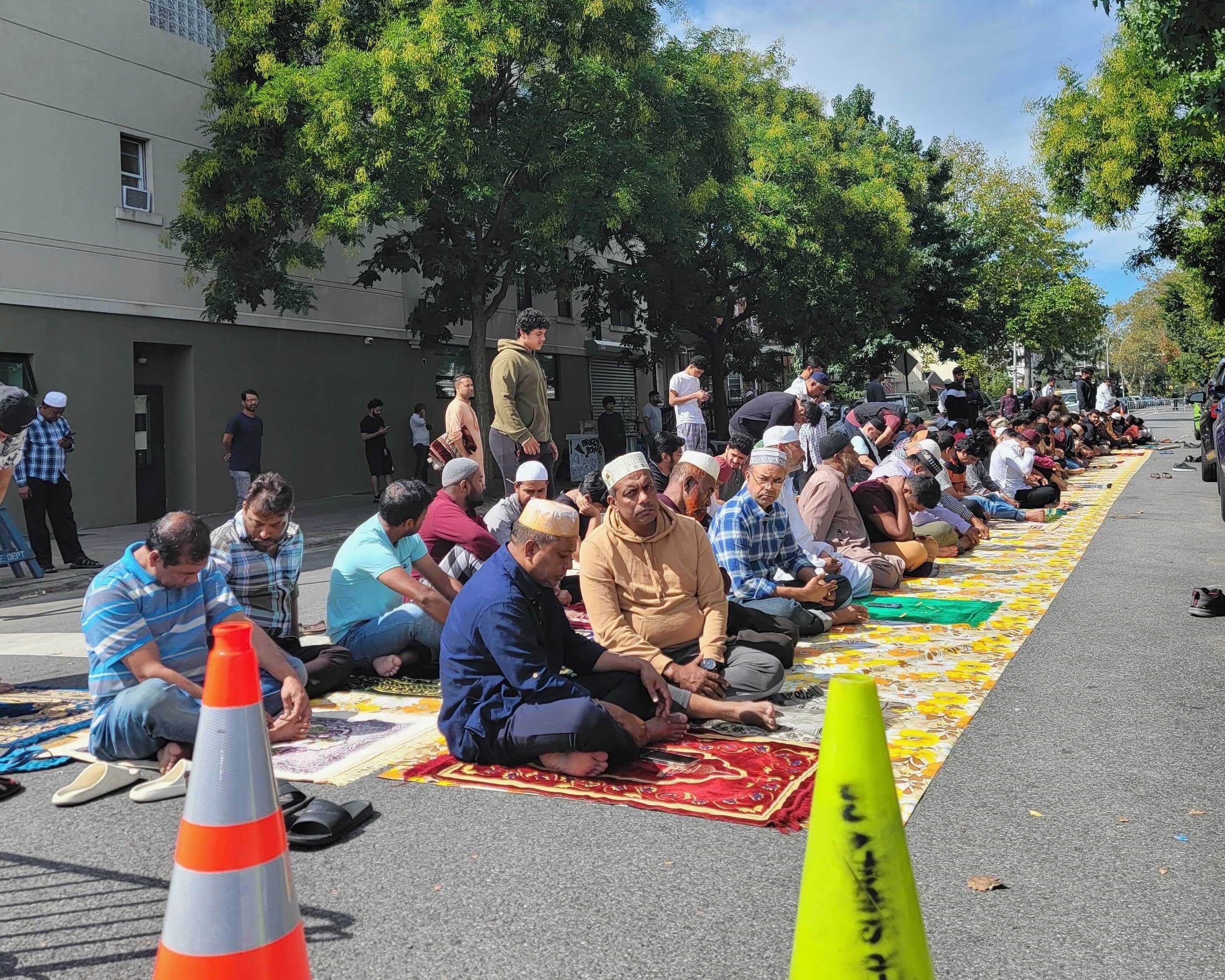 Brooklyn mosque gets car-free ‘open street’ Brooklyn mosque gets car-free ‘open street’