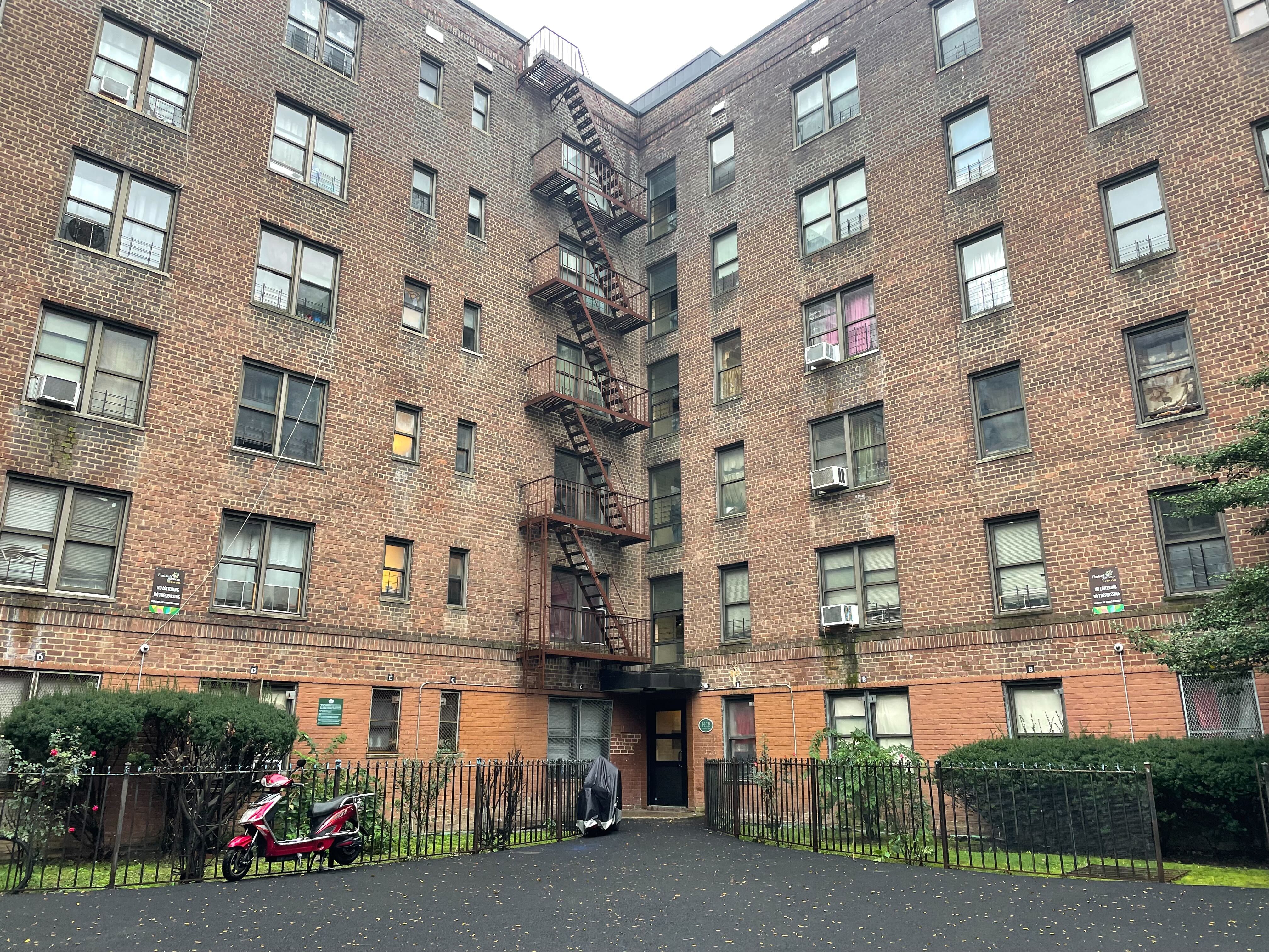 Police fatally shoot suspect in Brooklyn double homicide that left stepfather, stepson dead: NYPD