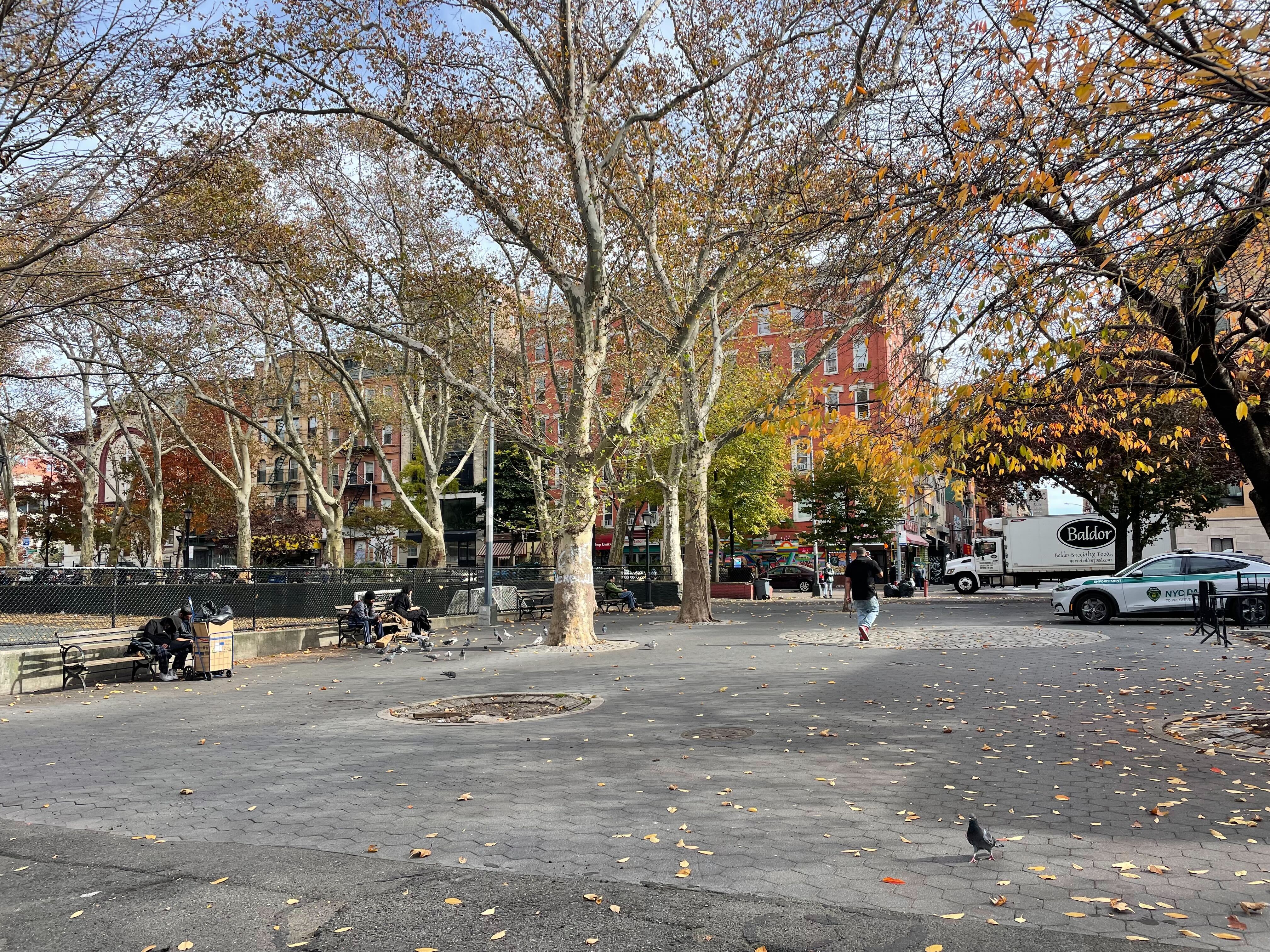 1 dead, 1 injured after stabbing at Chinatown park, police say