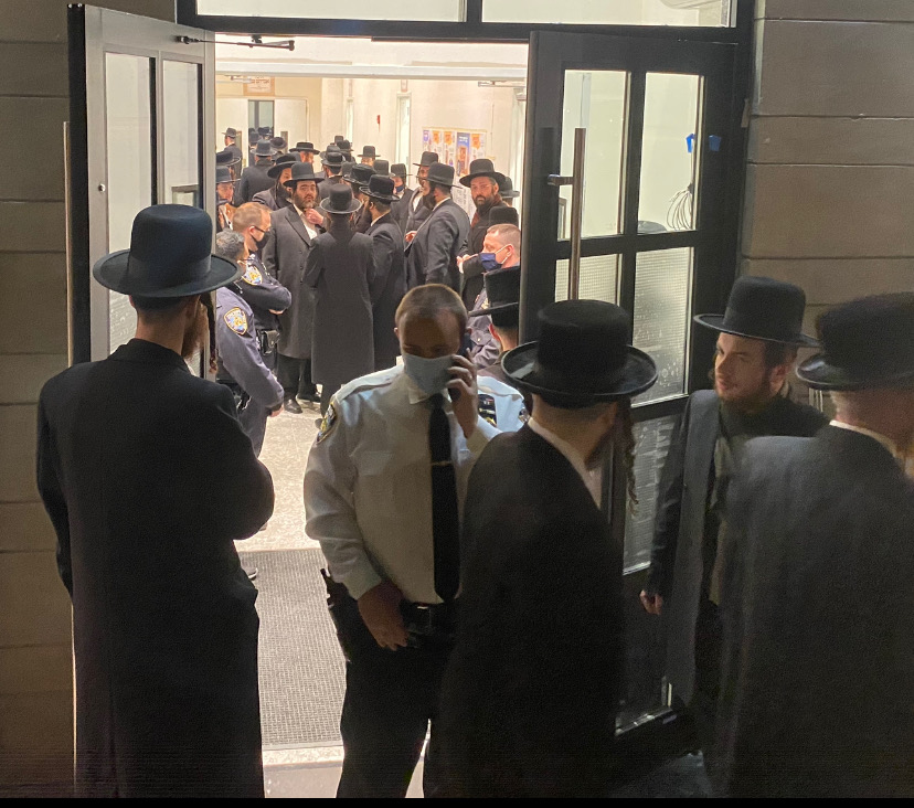 Maskless Indoor Religious Gathering With Hundreds Of Attendees Not Illegal, De Blasio Says