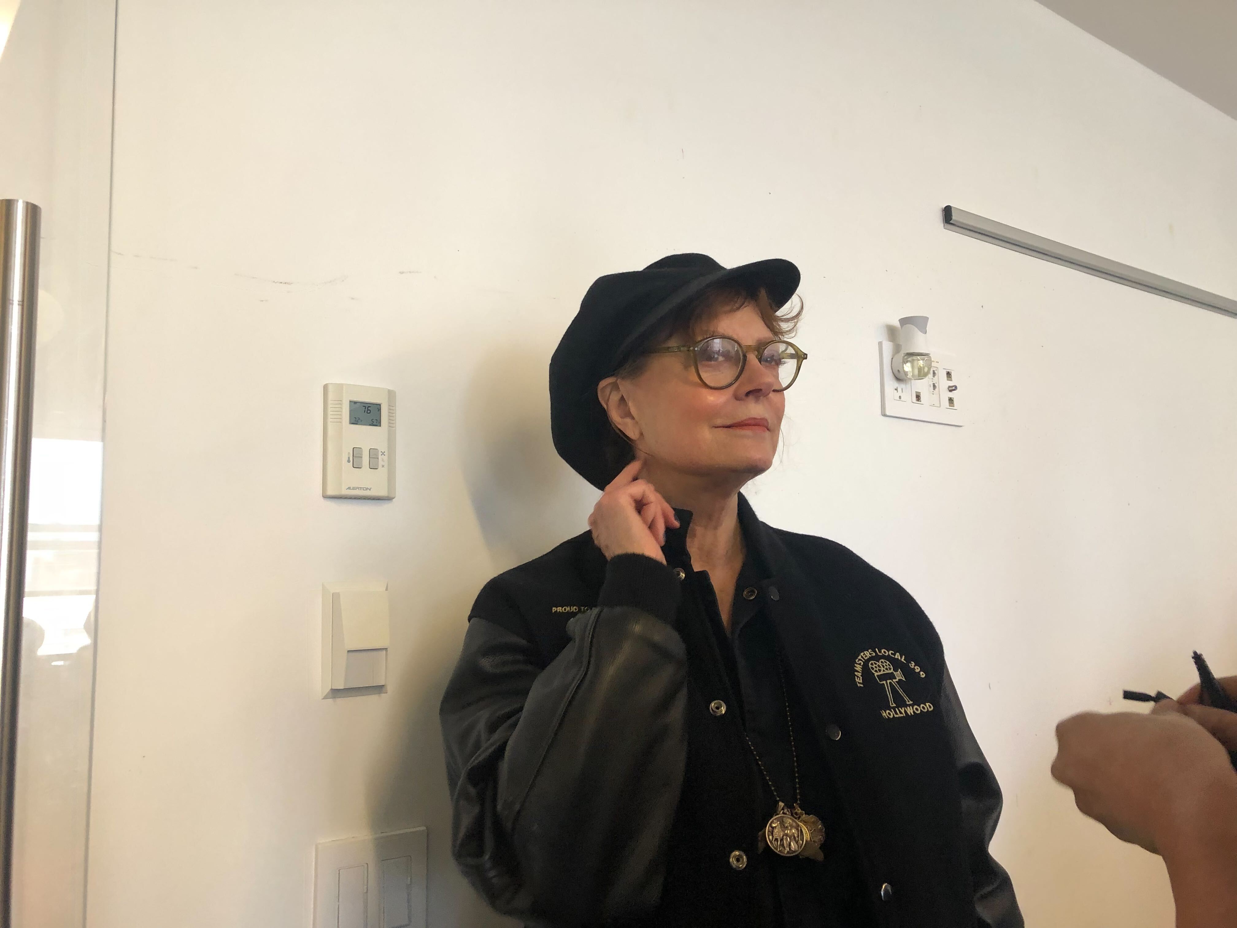 Susan Sarandon pays surprise visit to phone-banking session for Amazon union hopefuls