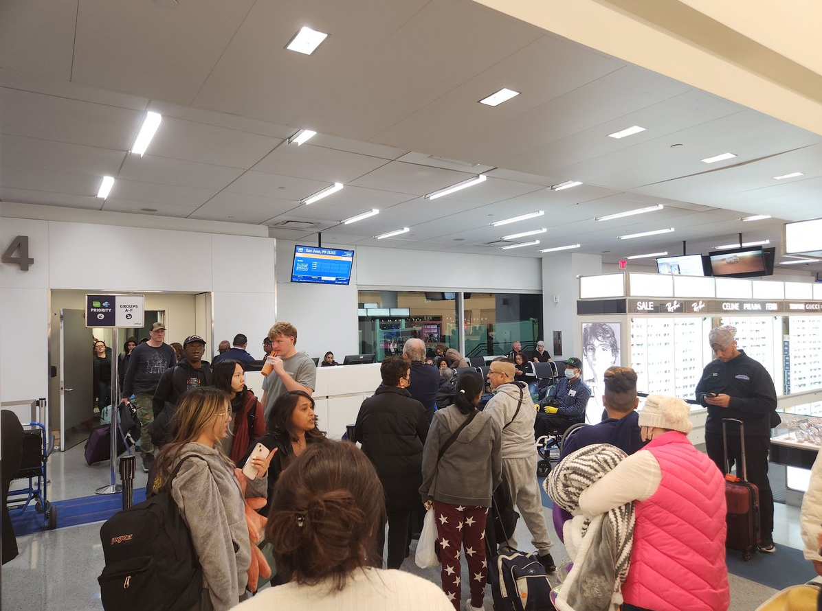 JetBlue plane strikes parked aircraft while leaving JFK airport