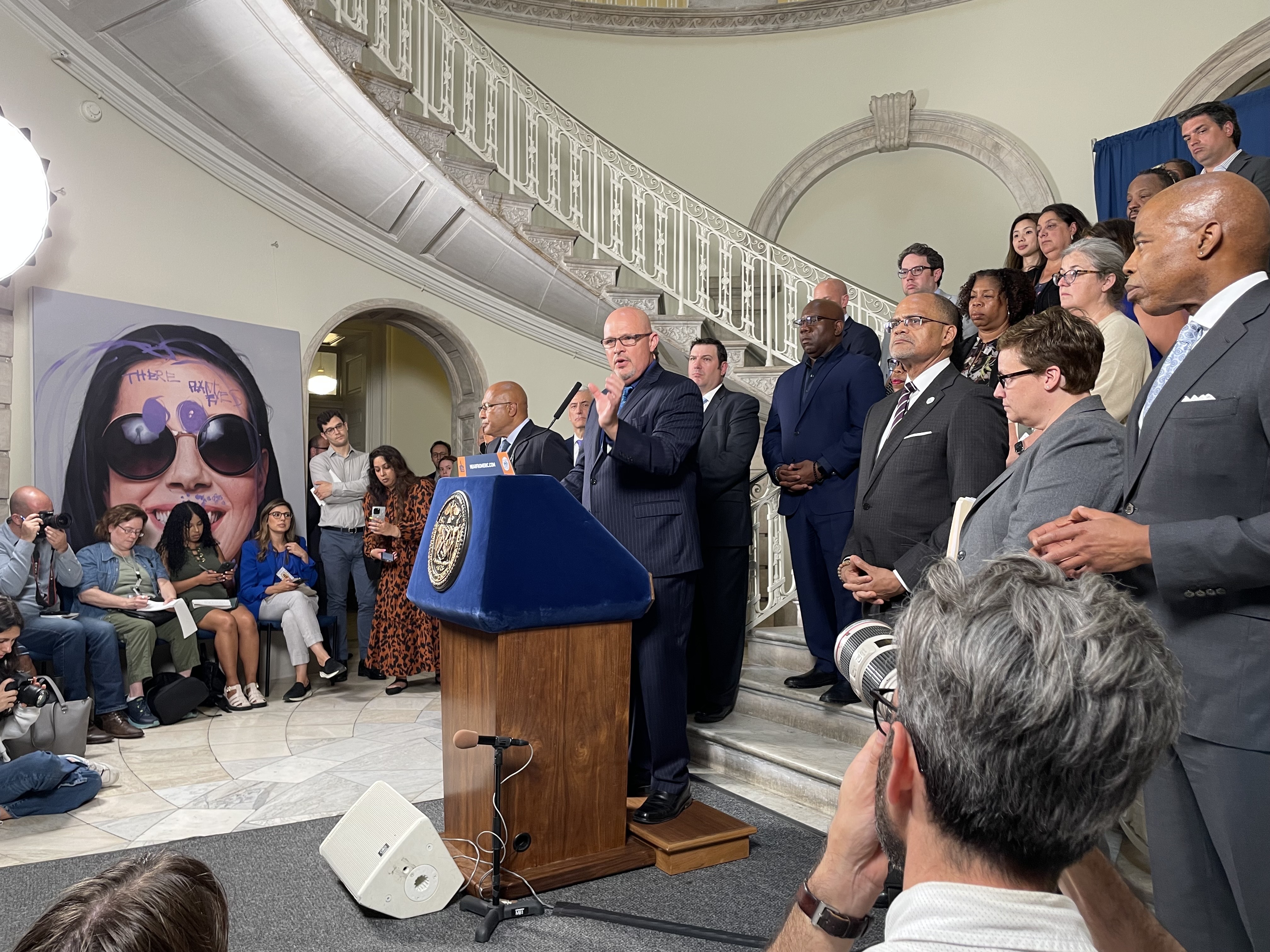 Mayor Adams strikes deal with teachers union for raises and recurring bonuses