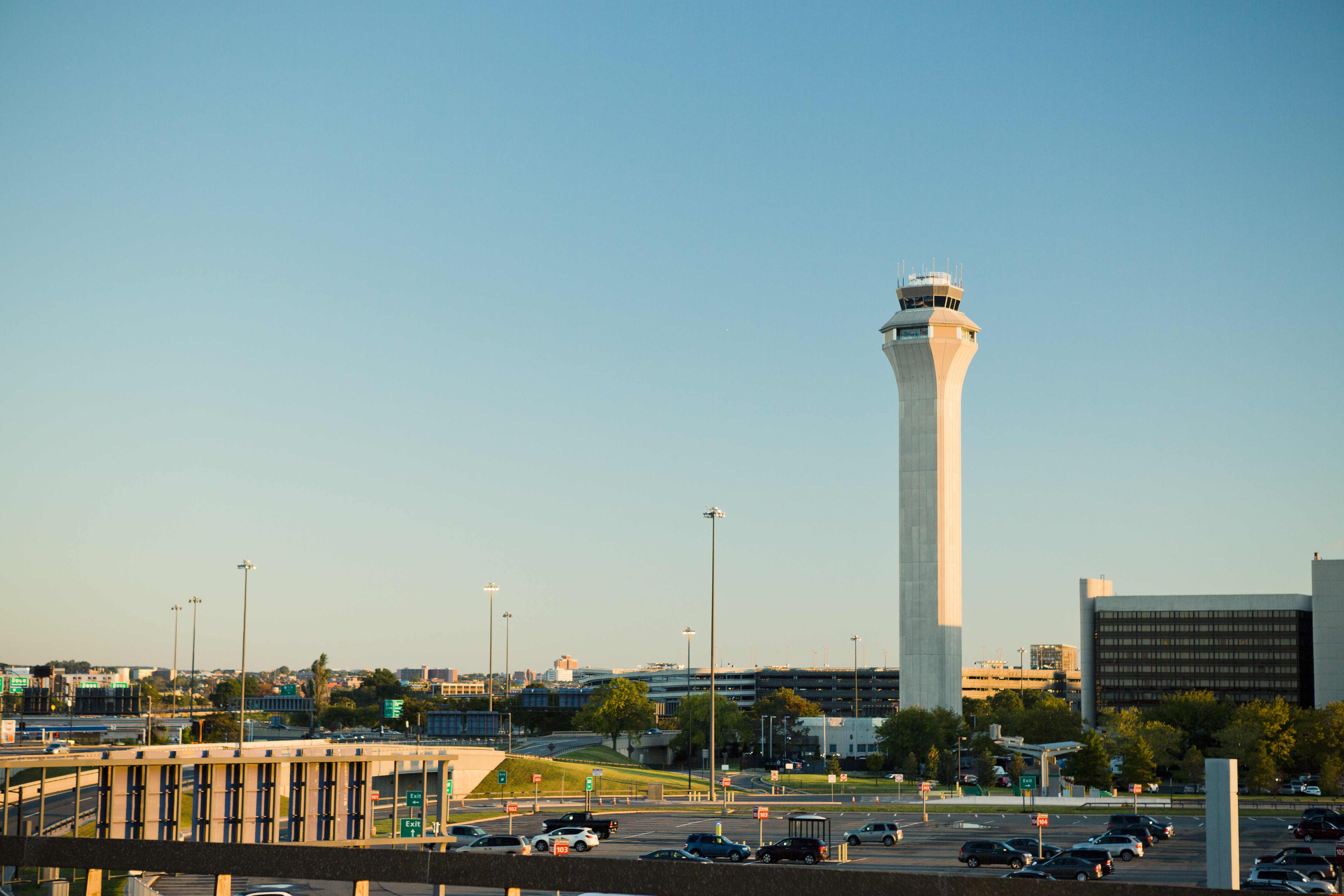 TSA: Man tried to smuggle arms through Newark airport with exercise weights