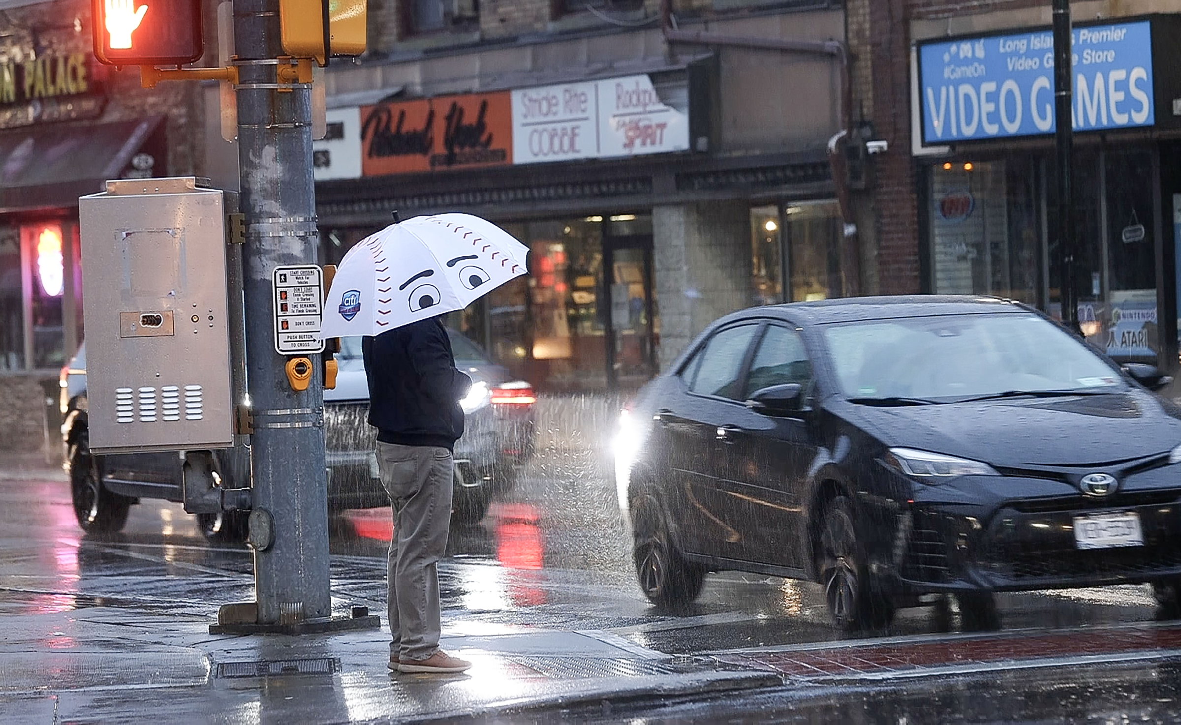 Rain in NYC to continue through Wednesday before high winds and temp drop, meteorologists say