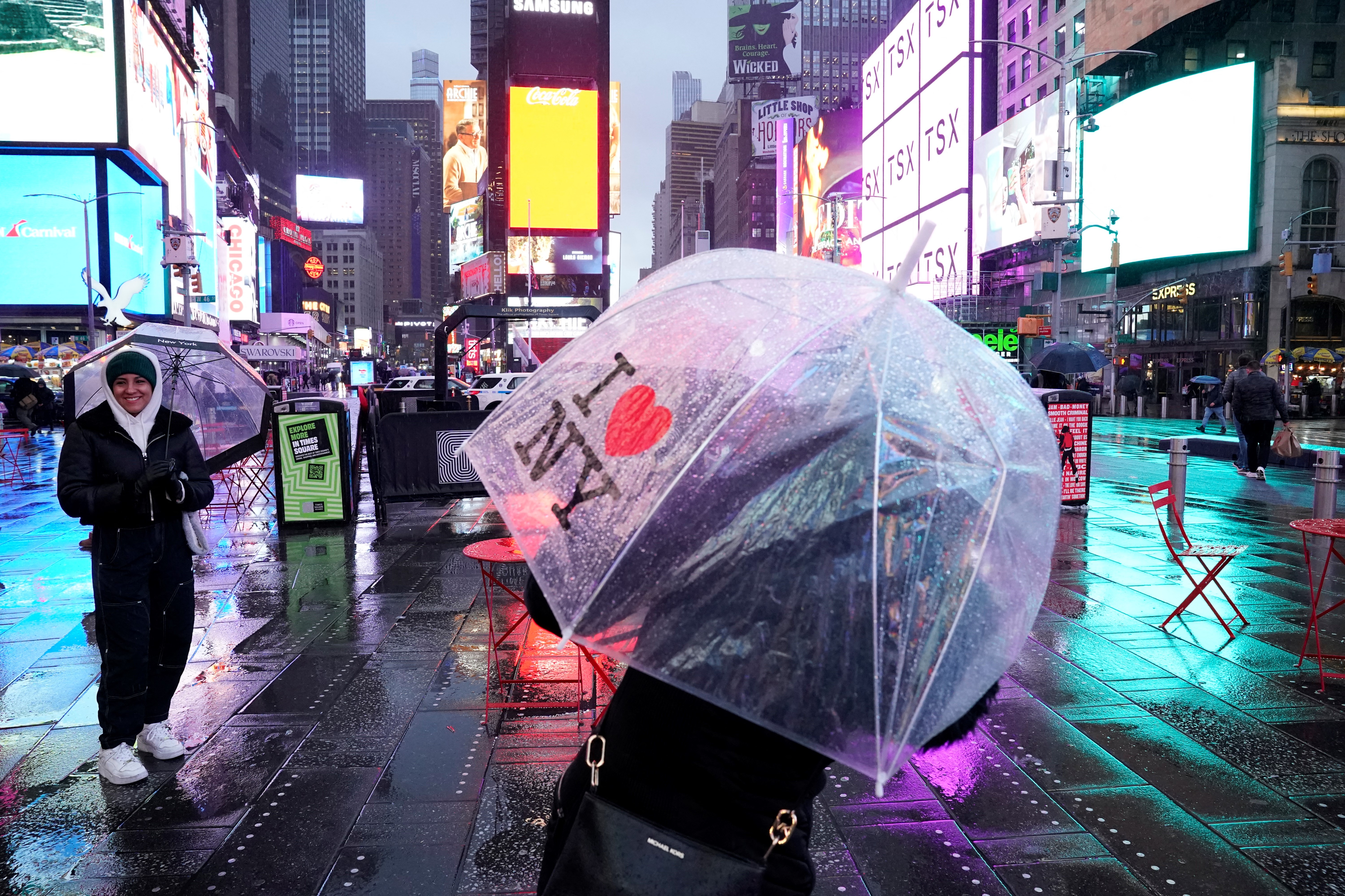 Unusually high temps in NYC arrive with a day of rain