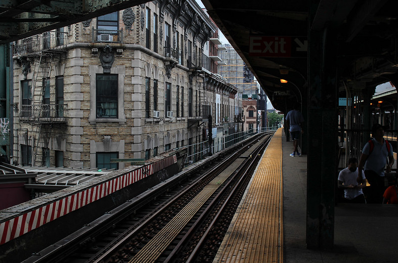 Extra Extra: Americans Are Now Driving Around In SUVs Nearly The Size Of WWII Tanks