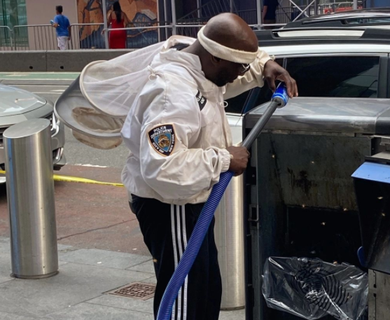 This NYPD Beekeeper Has Subdued His Last Swarm