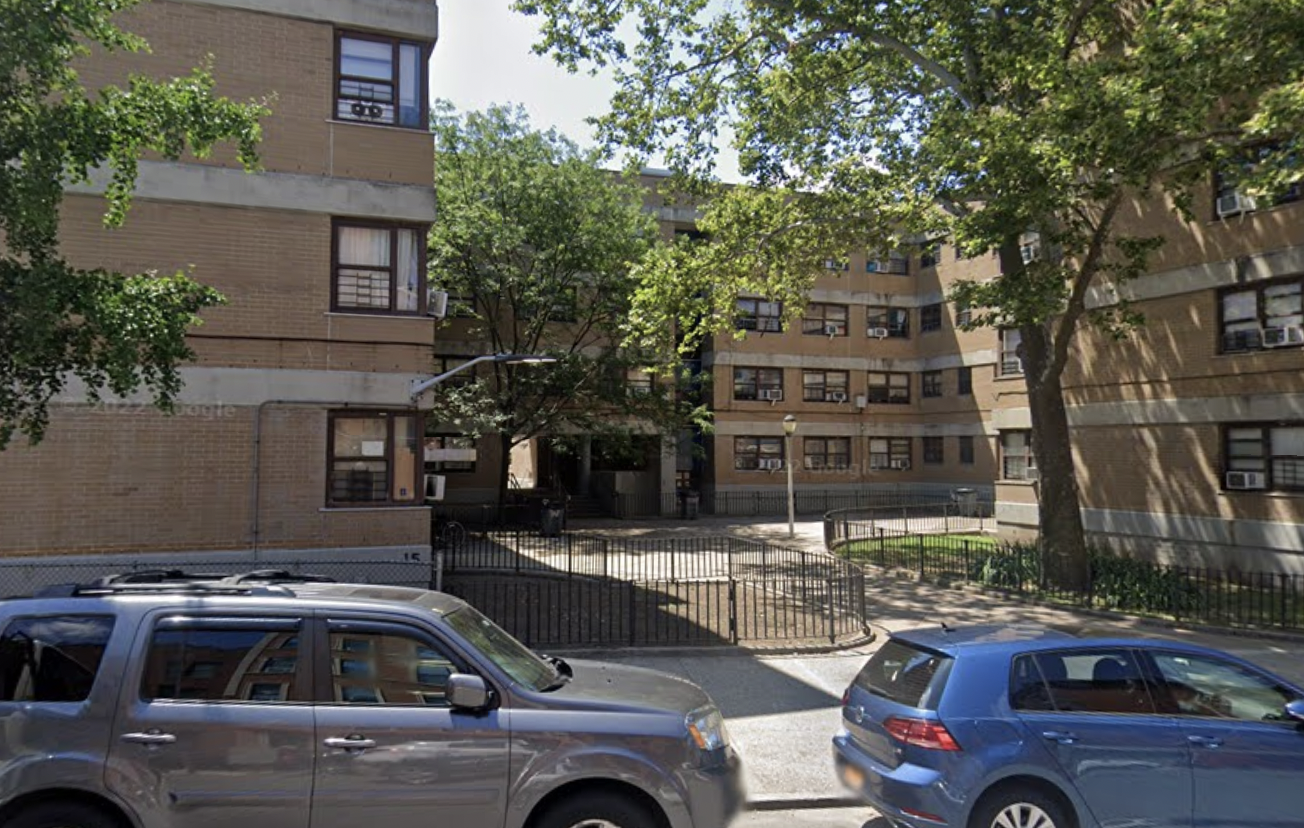 2 teenagers shot in Brooklyn, expected to survive