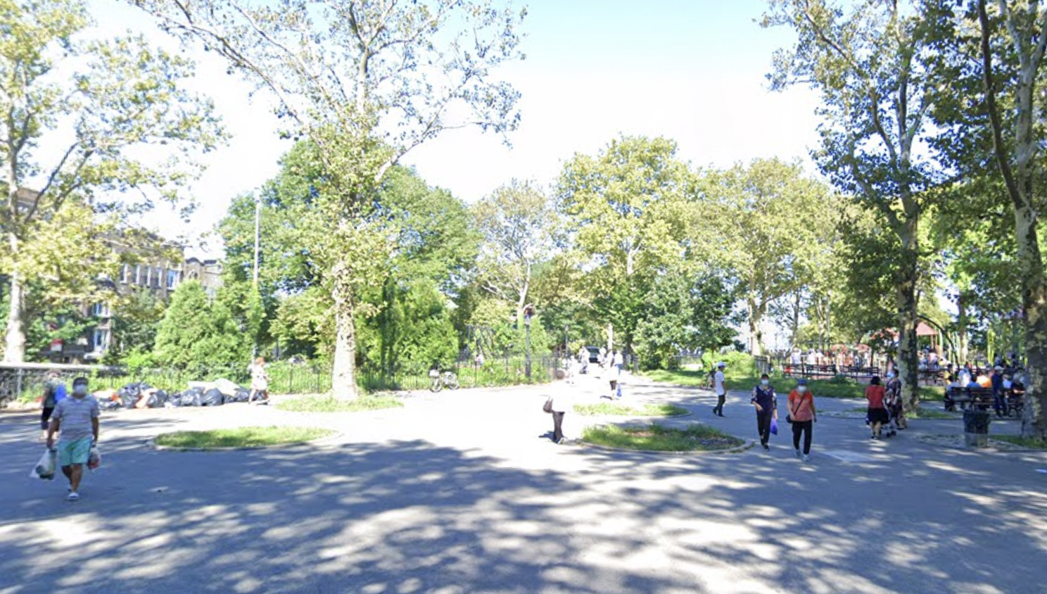 ‘We all want to find a solution’: Officials dismantle community market in Sunset Park ‘We all want to find a solution’: Officials dismantle community market in Sunset Park