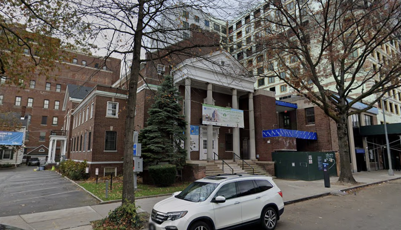 Cops shoot man who allegedly stabbed security guard in Queens: NYPD