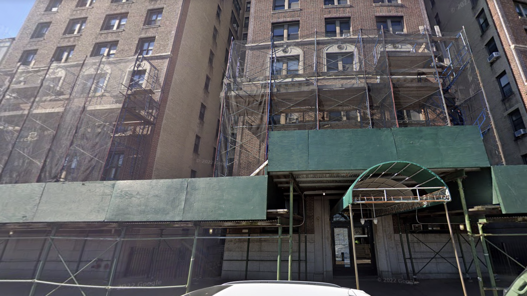 Early Addition: This Harlem scaffolding has been up since Bush was president