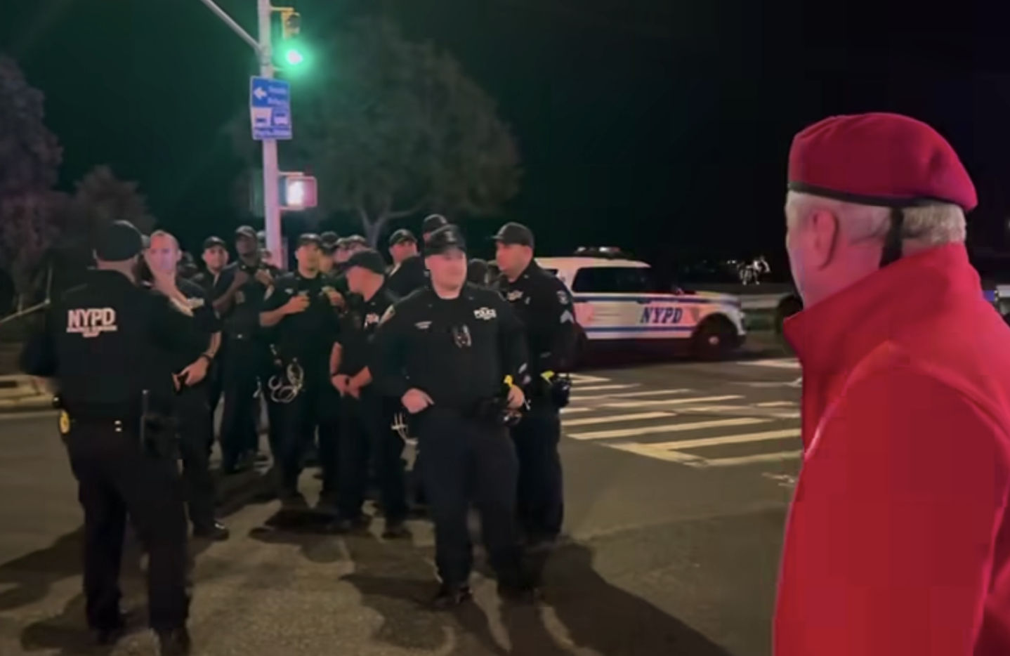 Mayor condemns &lsquo;numerical minority&rsquo; after 10 arrested at Staten Island migrant shelter protest