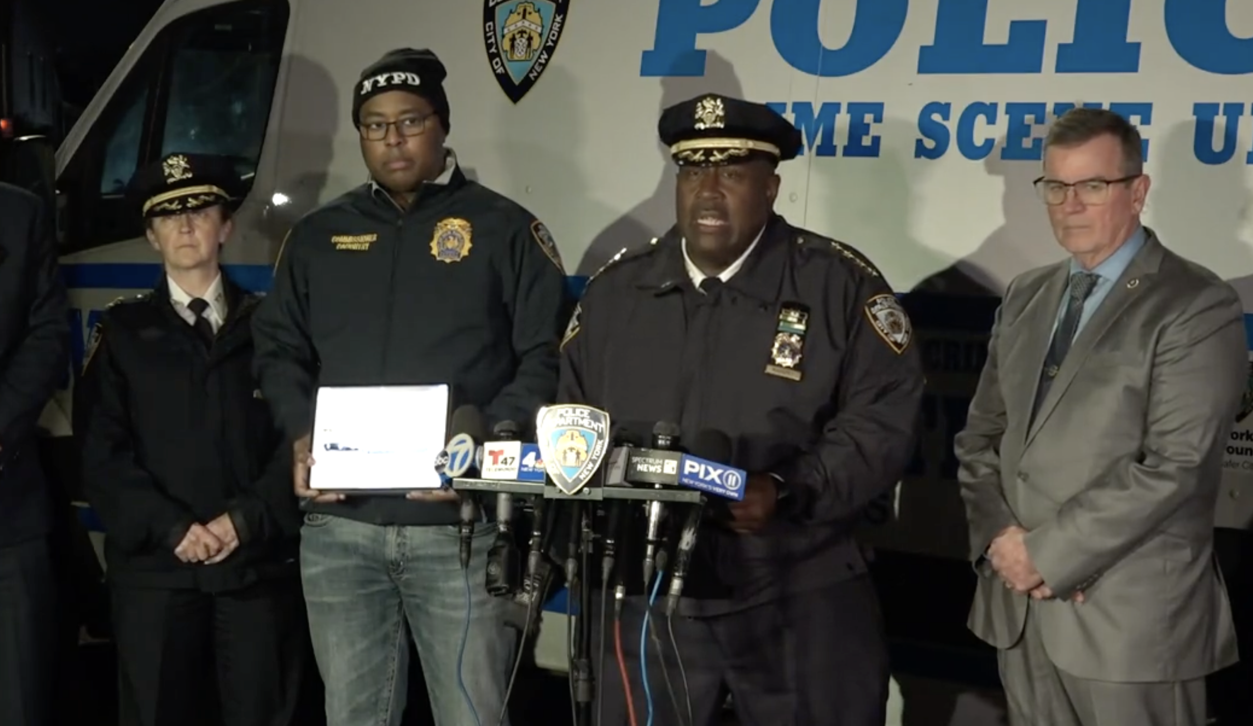 Police fatally shoot man in Queens they say charged at officers with a knife