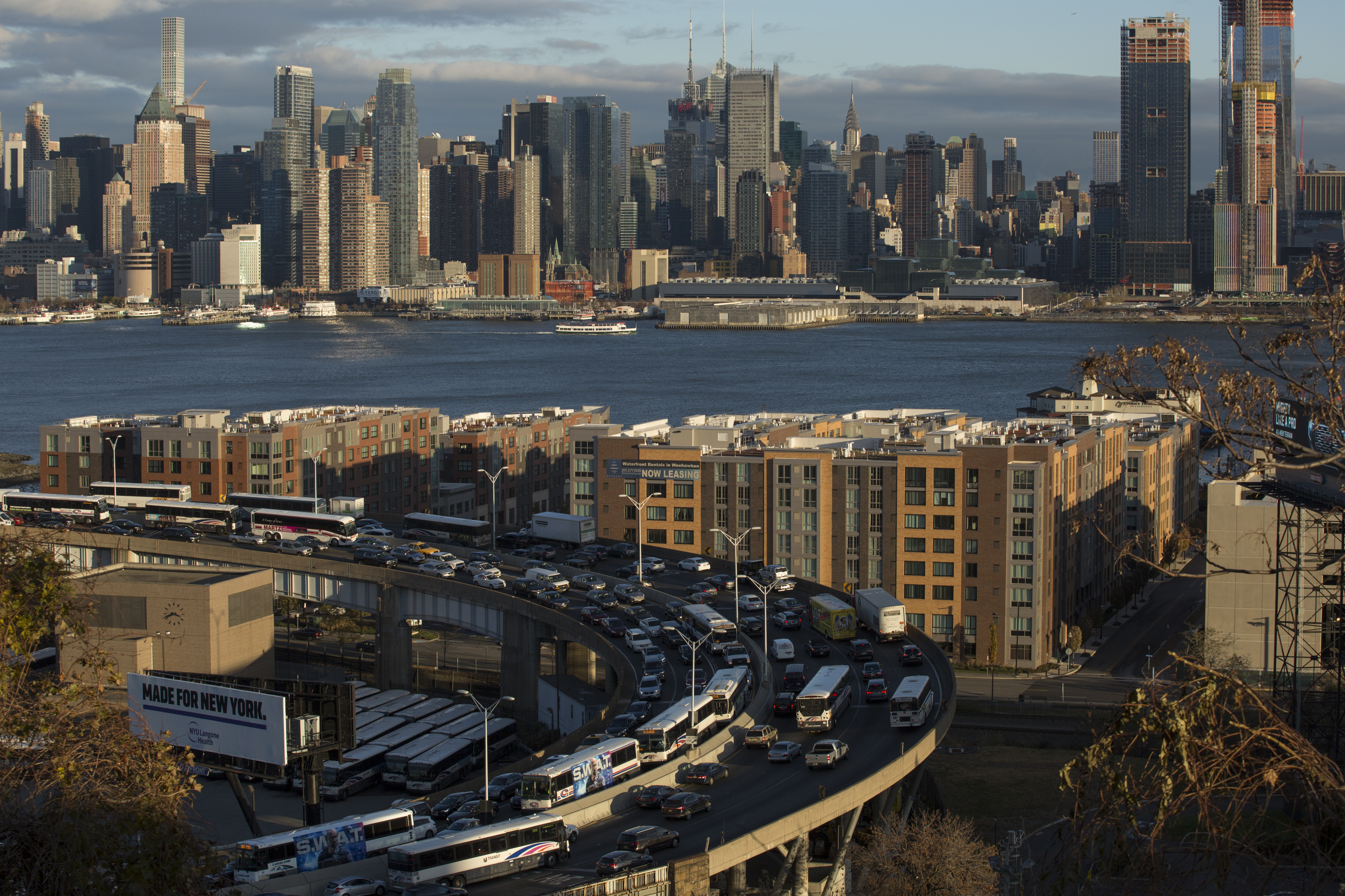 Rain in NYC expected to taper off for Thanksgiving travel