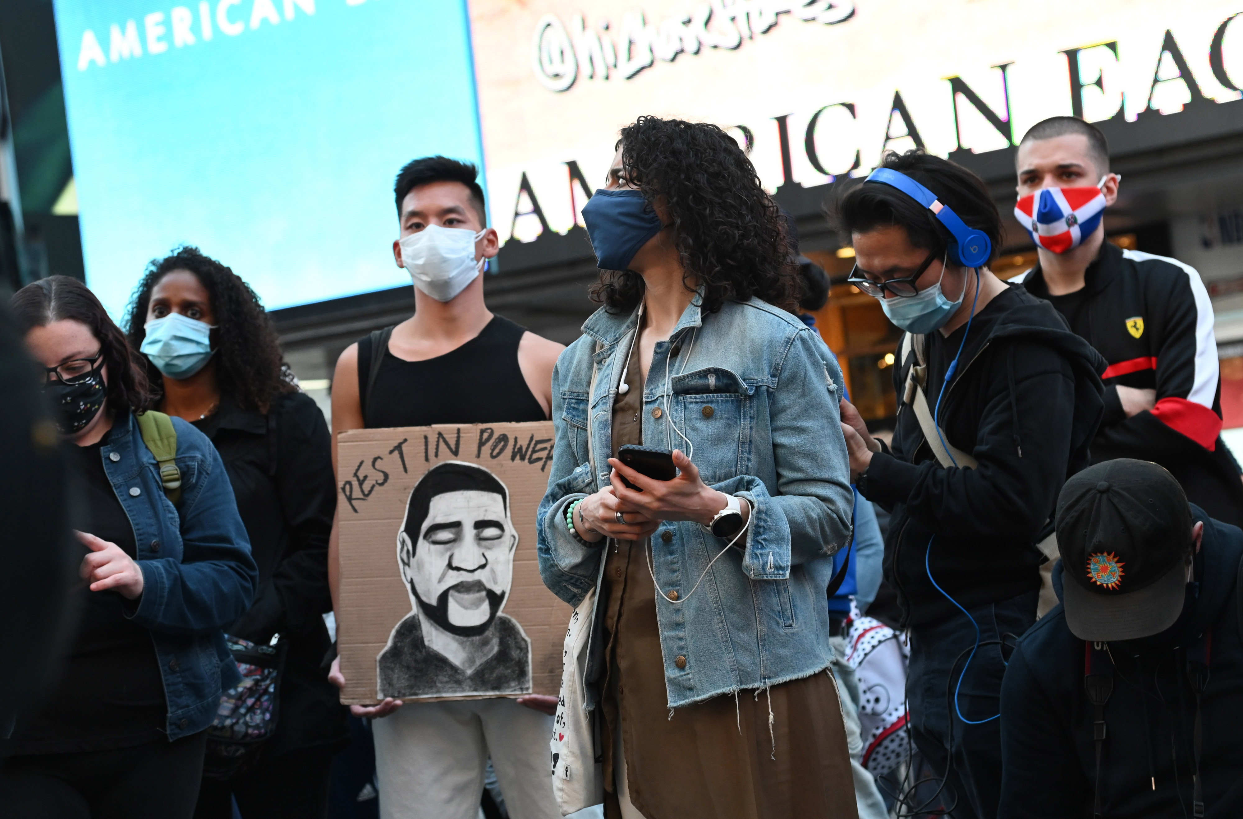 Early Addition: Queens woman who drove into Black Lives Matter protesters sentenced to five hours of community service