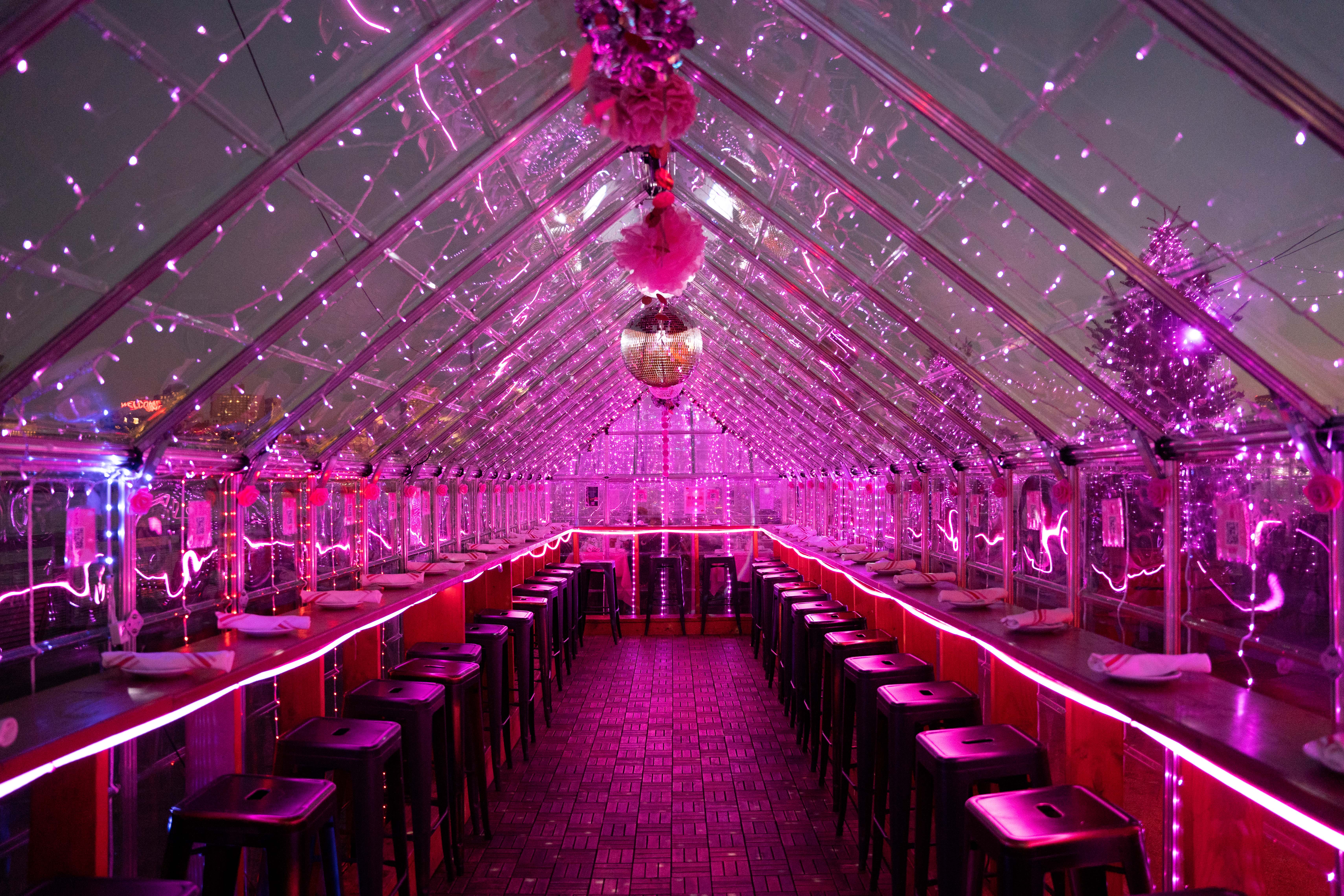 A pink-themed restaurant designed to dazzle social media returns to Lower  Manhattan - Gothamist