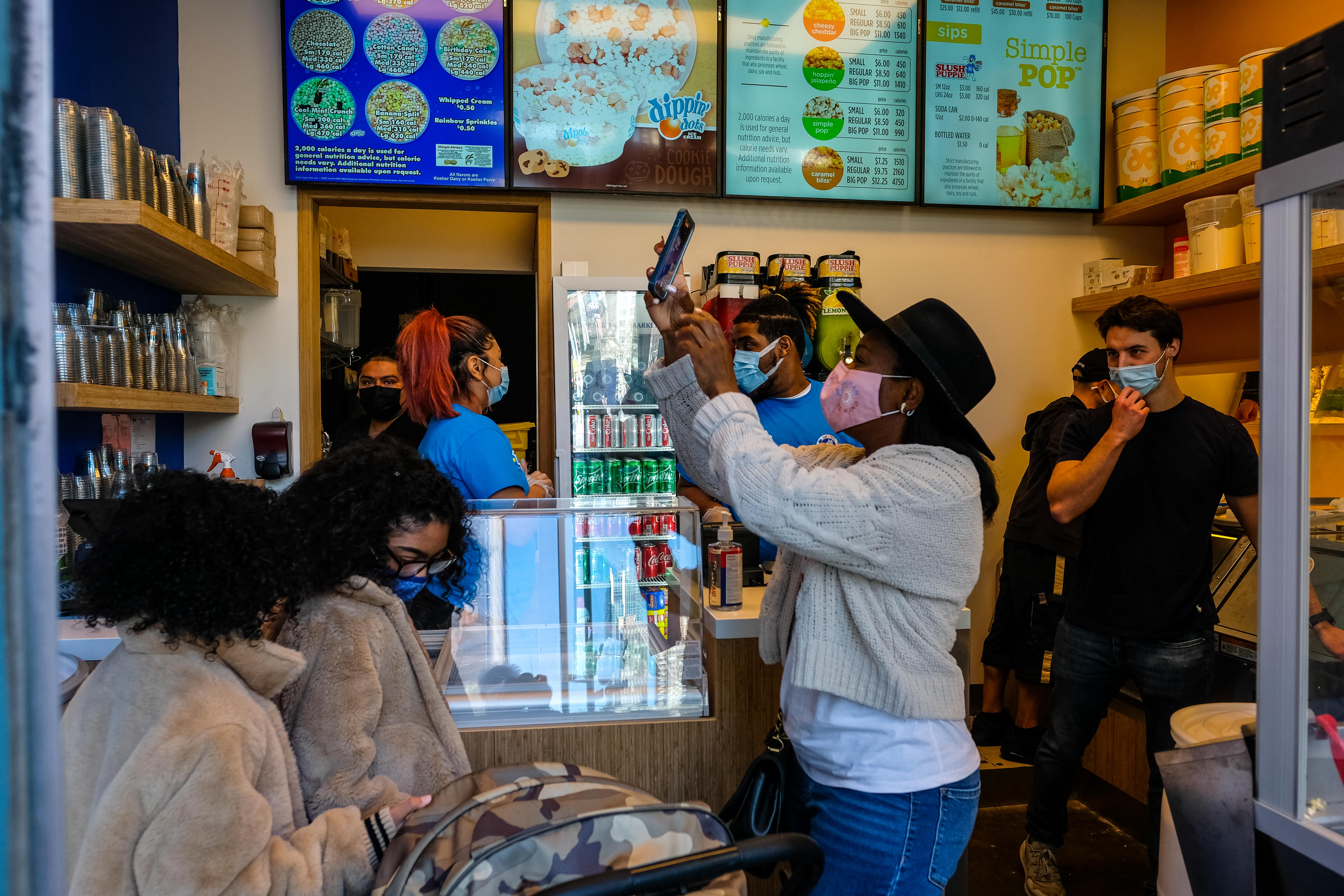 RIP Dippin' Dots, The Ice Cream That Couldn't Make It To The Future -  Gothamist