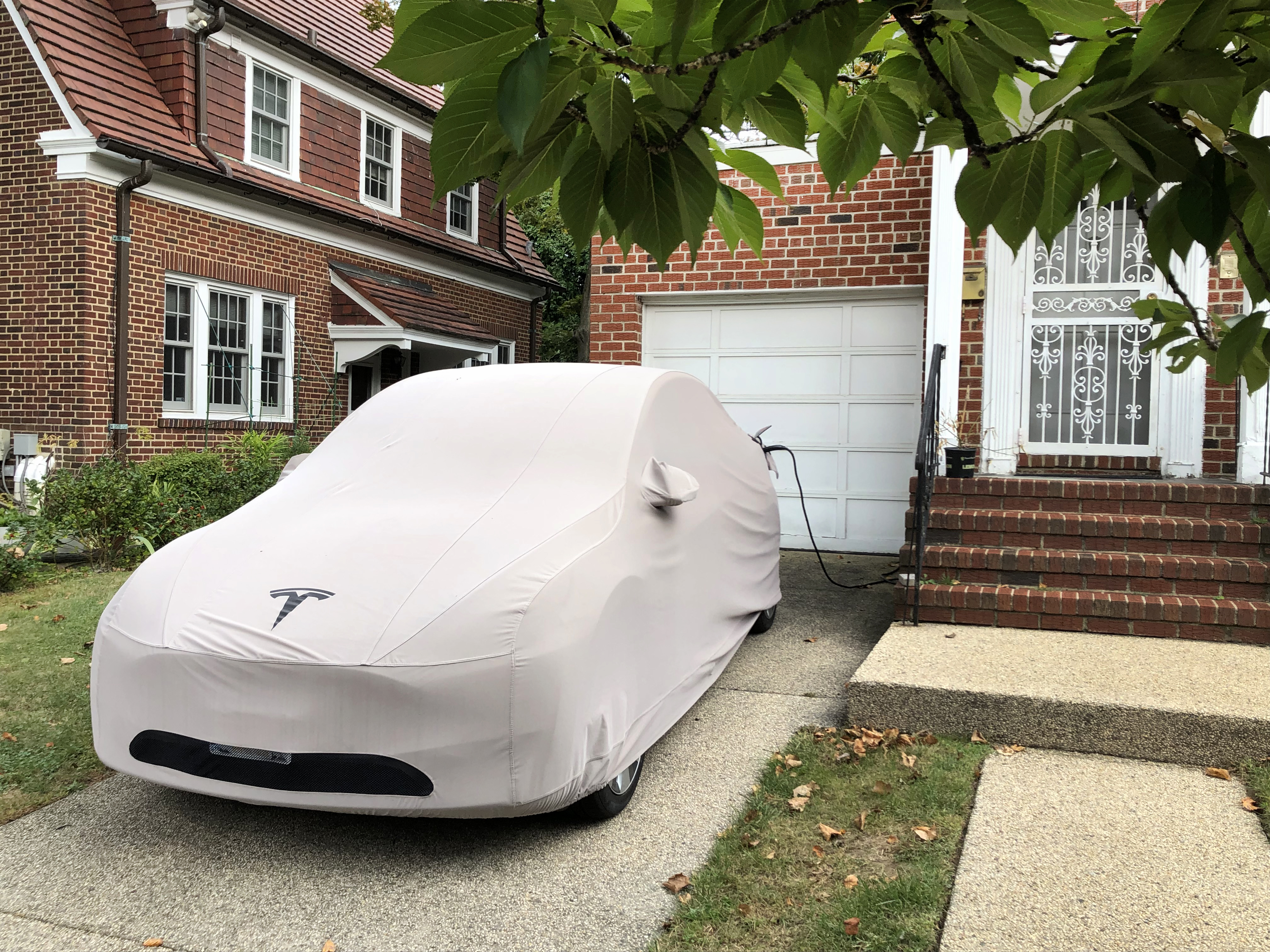 Electric car ownership remains novelty in NYC as infrastructure is slow to come online