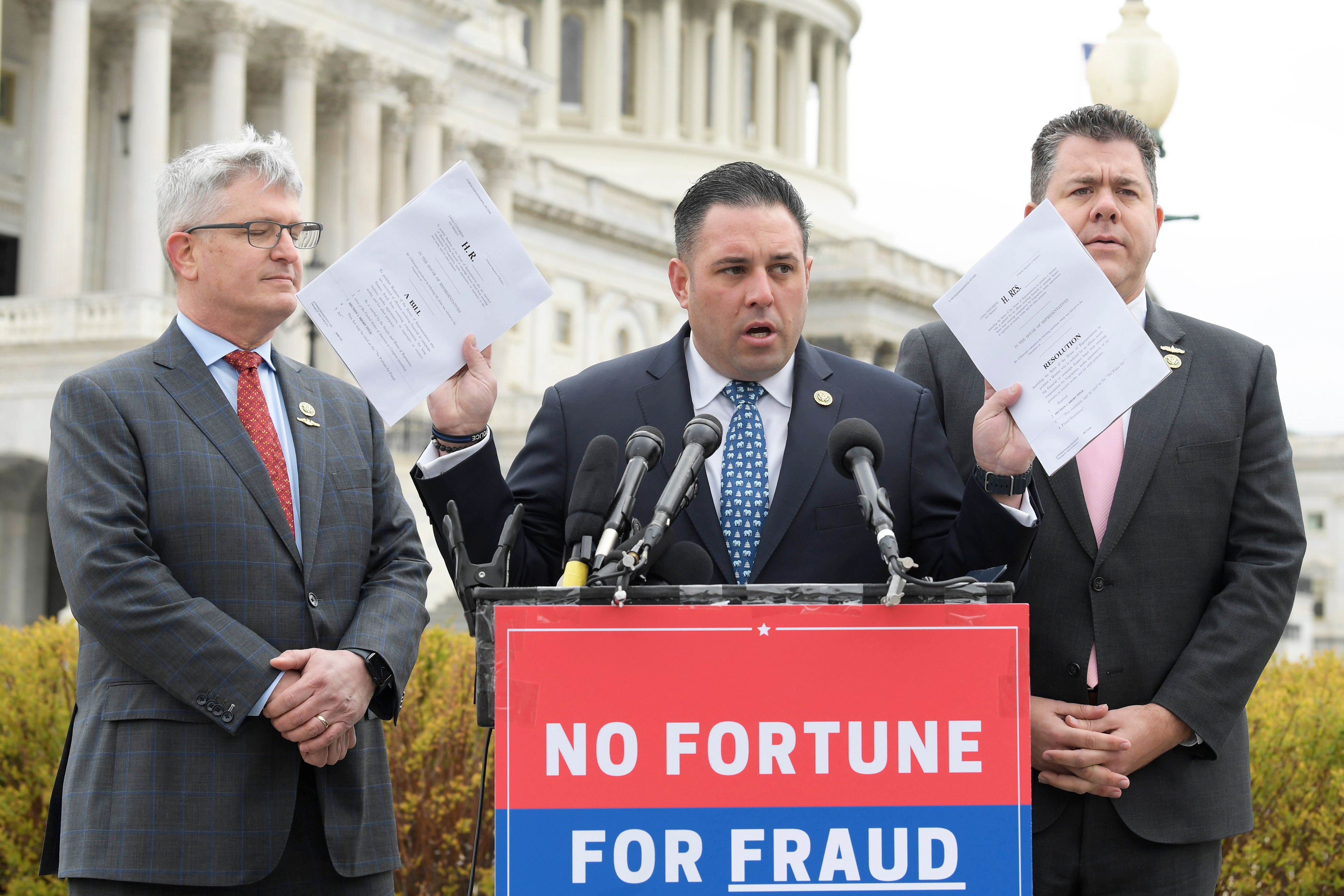 Early Addition: New York Republicans want to prevent George Santos from profiting off his notoriety