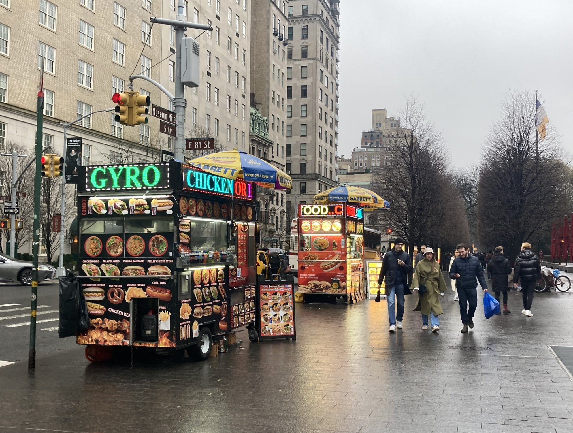 a gyro stand in Manhattan