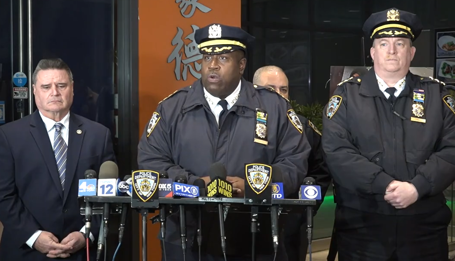To guard against robberies, NYPD tells businesses to require customers to unmask