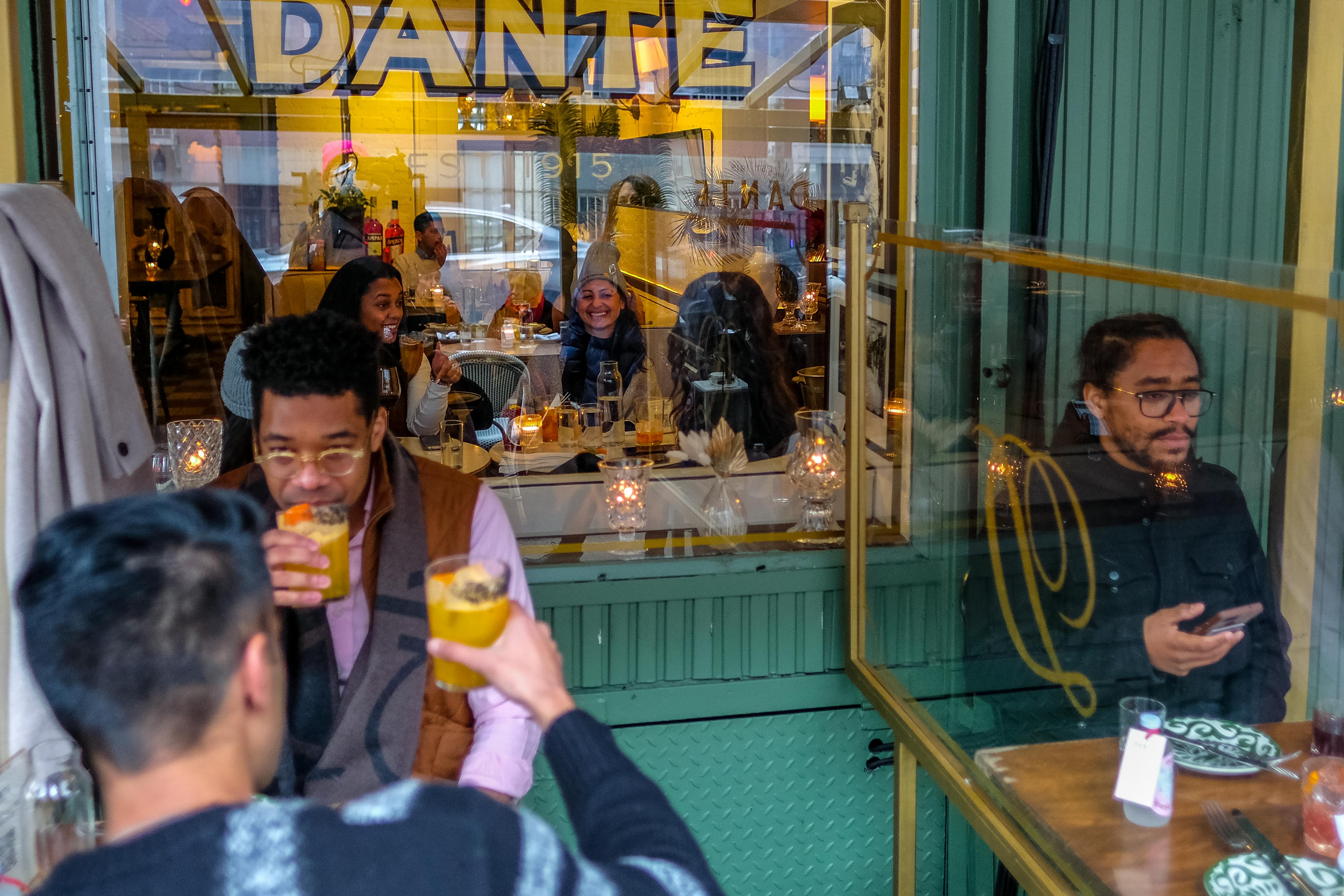 New Yorkers, Closing Time Is Now Midnight
