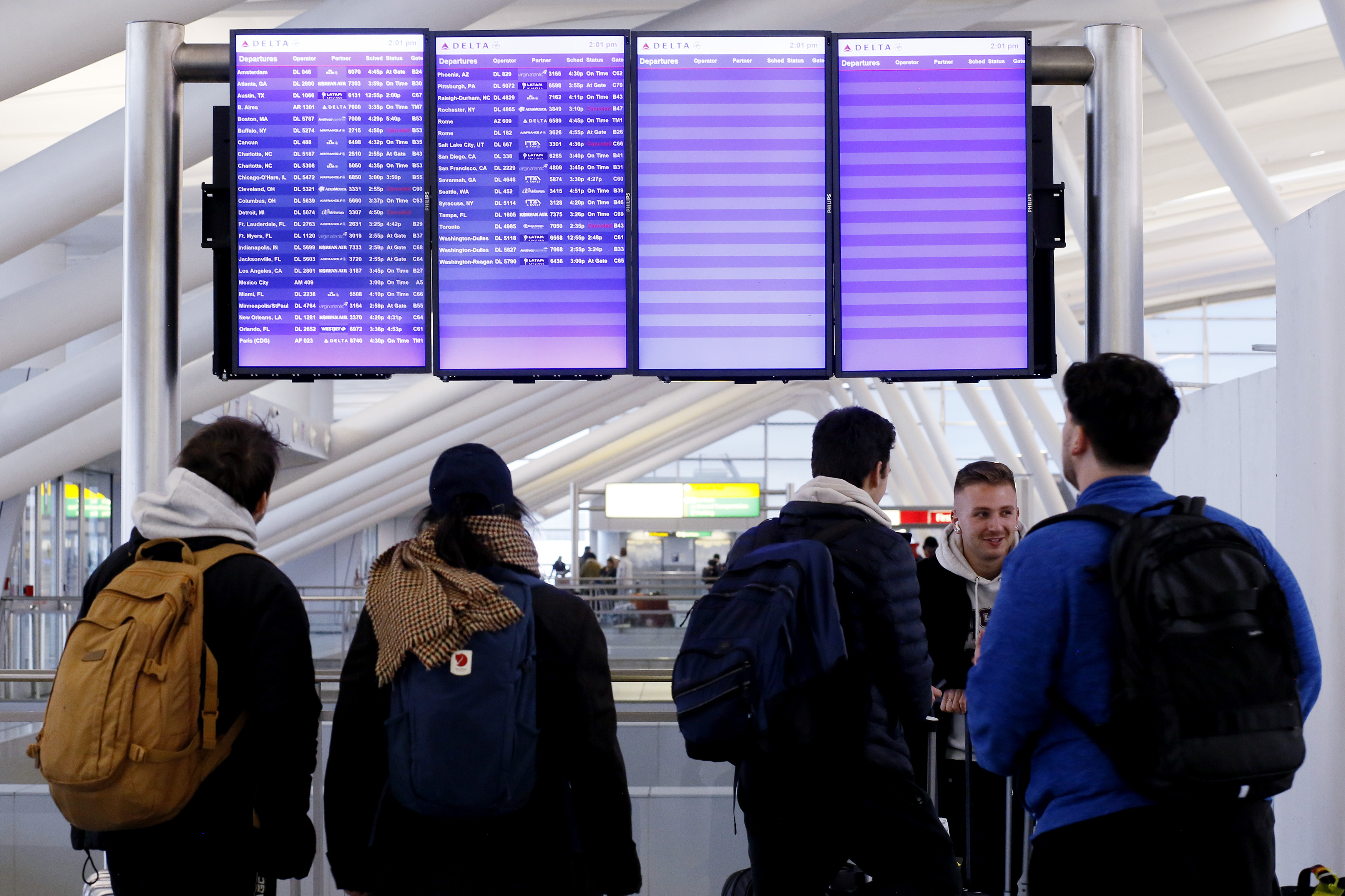 Flights delayed at JFK, LGA and Newark airport following national outage with FAA