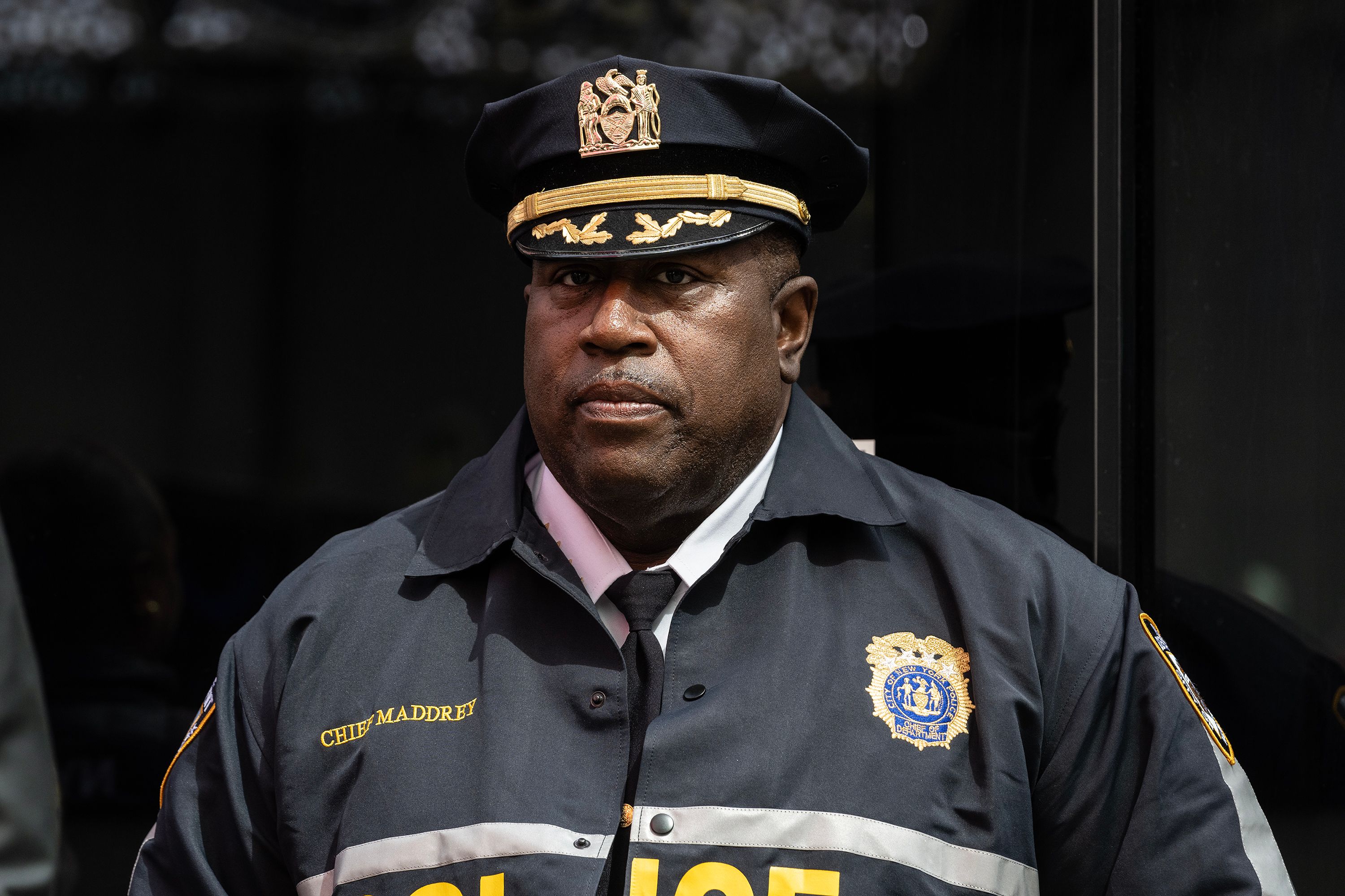 Extra Extra: Top NYPD chief reprimanded for helping former colleague who allegedly threatened kids with gun