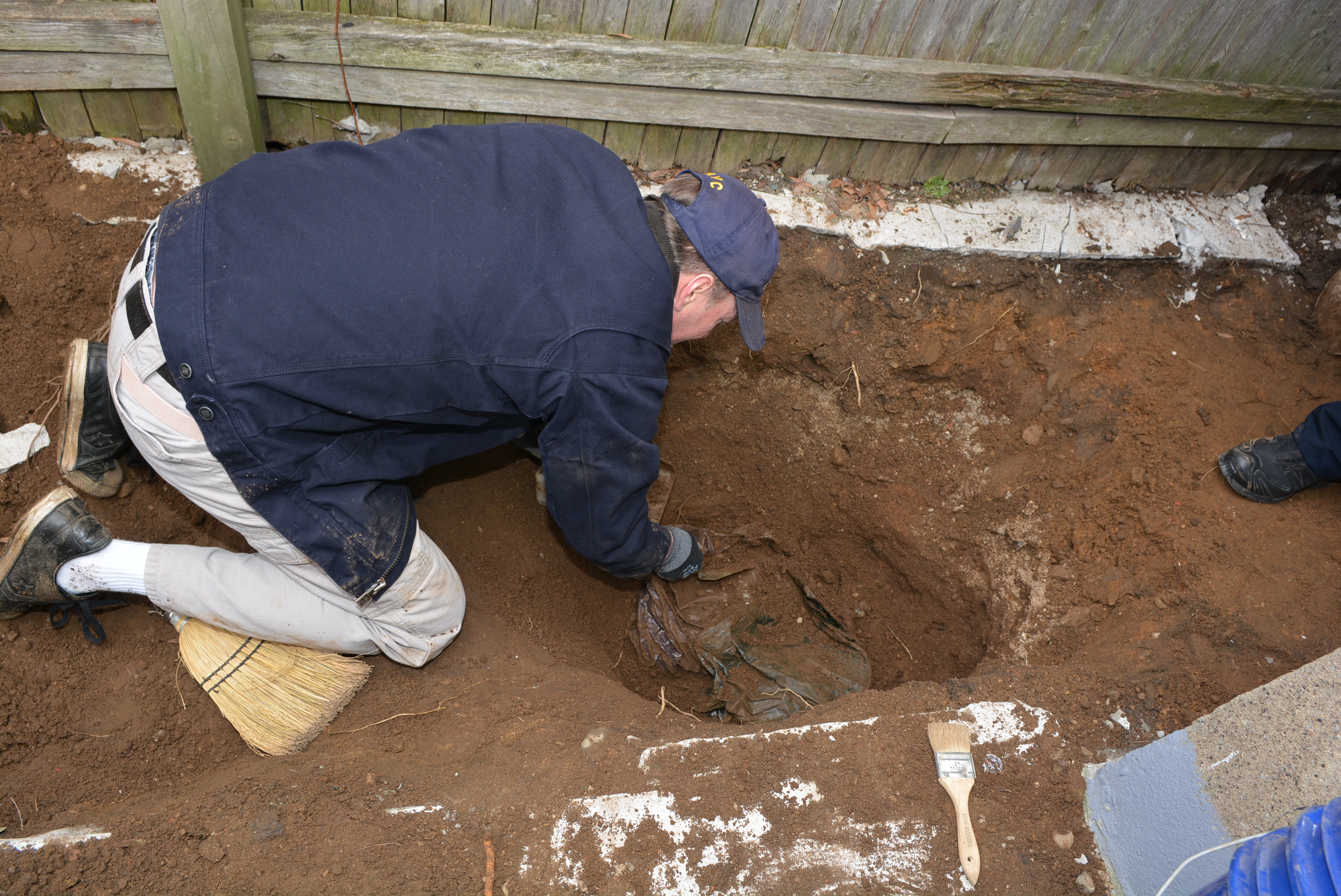 Queens man pleads guilty to manslaughter in decades-old cold case, district attorney says