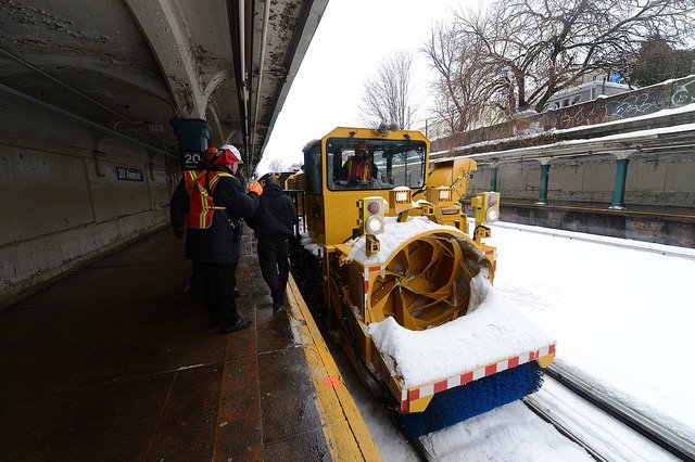 MTA To Suspend Above-Ground Subway Service, Commuter Lines As Blizzard Continues
