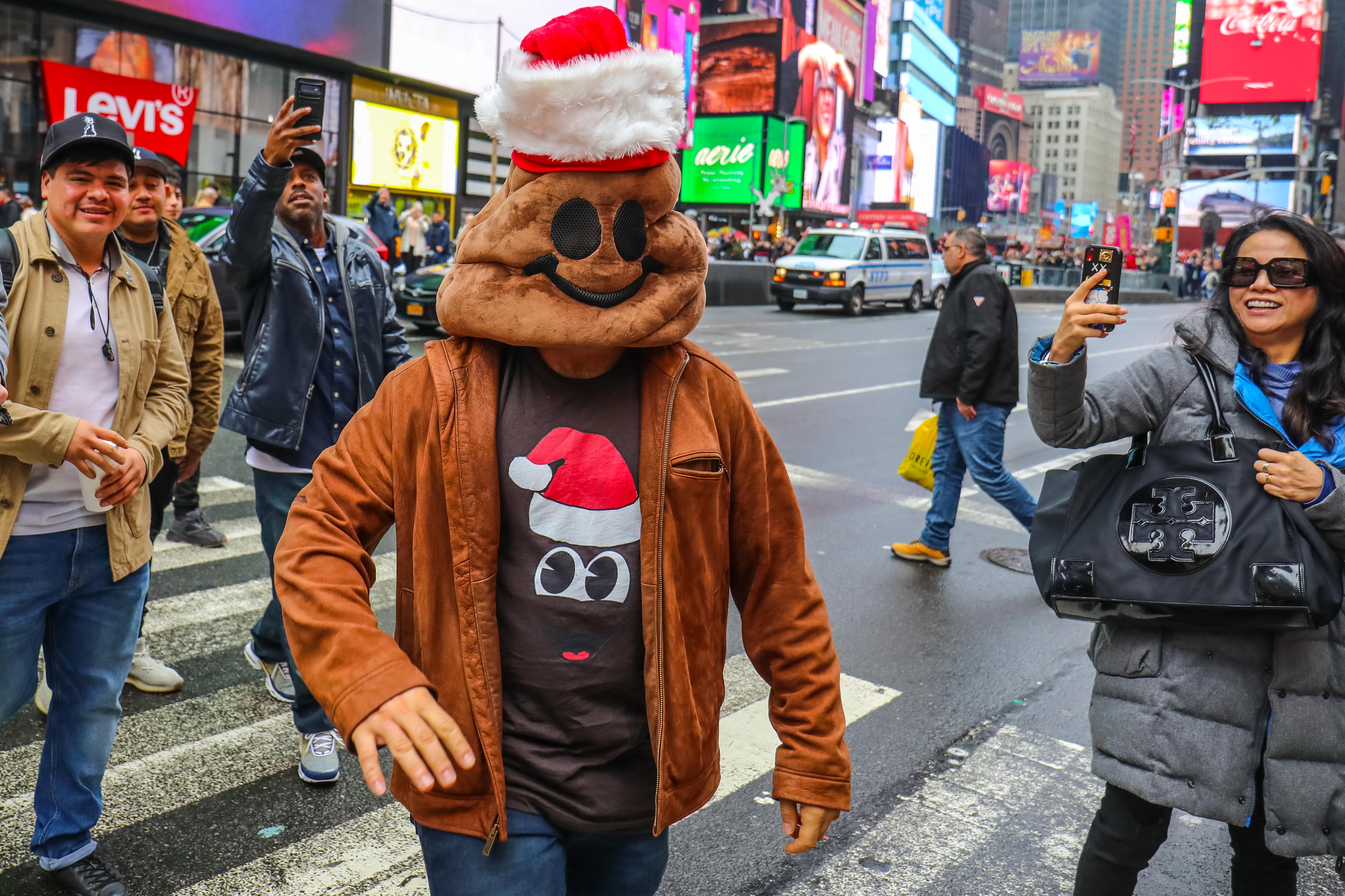 In Honor Of SantaCon, MTA Bans Alcohol On LIRR & Metro-North Trains