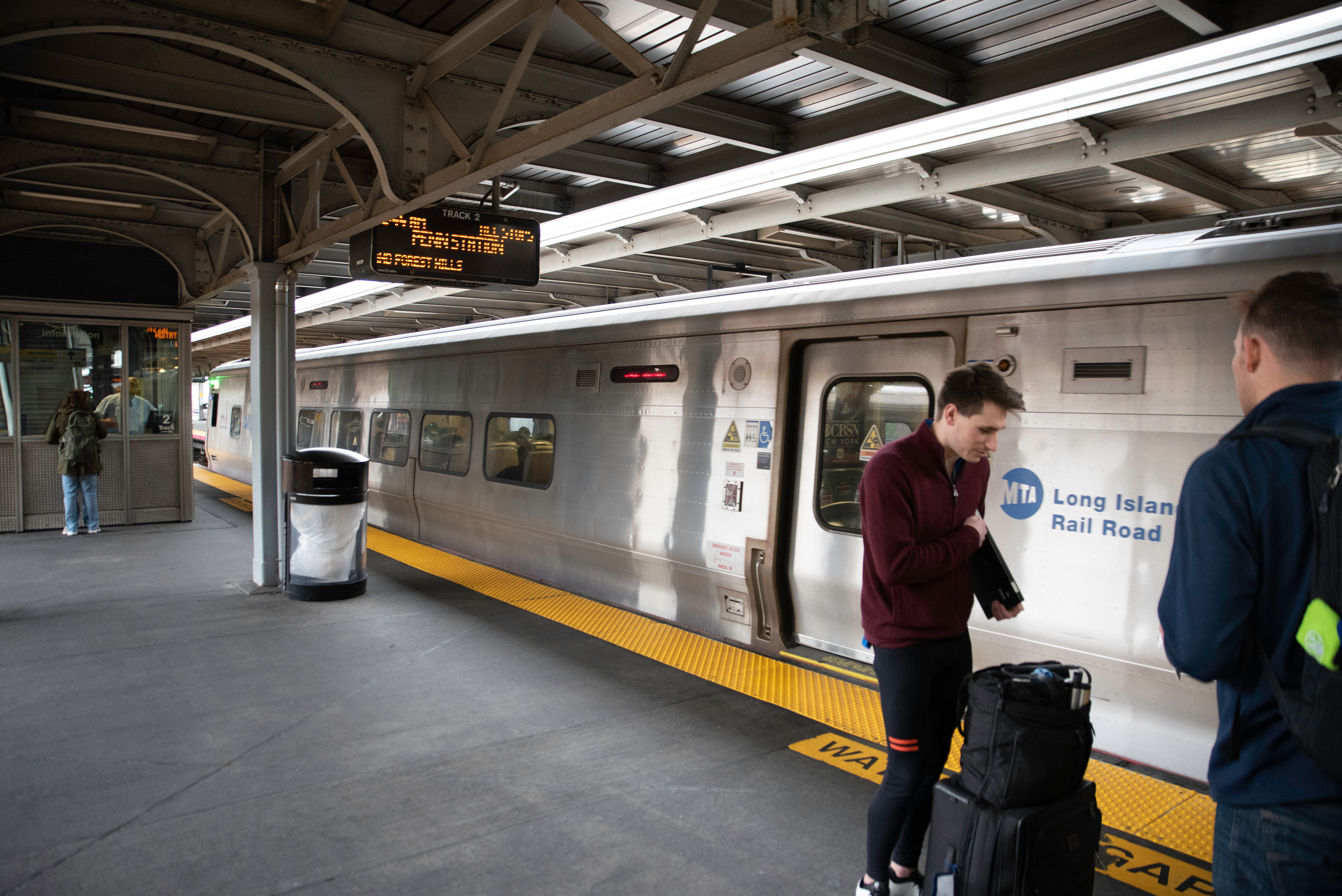 LIRR riders still miffed over Jamaica transfer after MTA tweaks schedules for Grand Central Madison