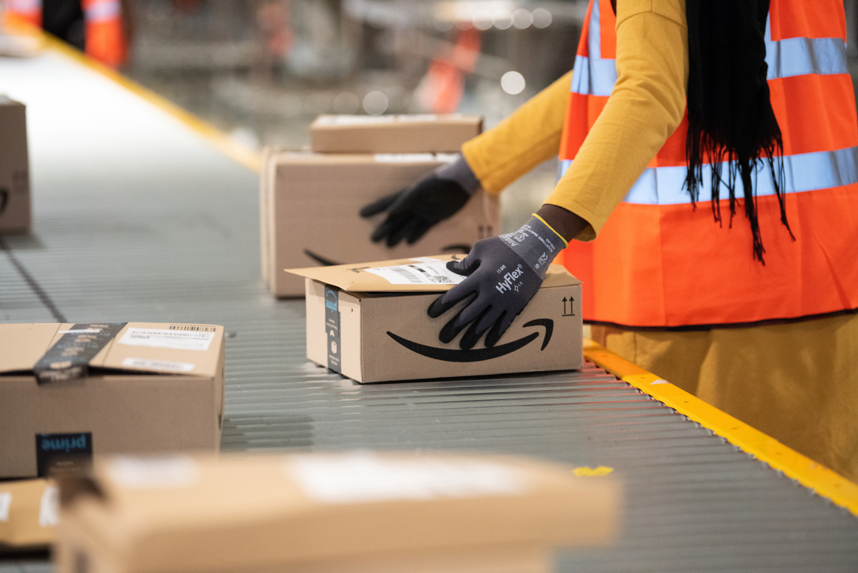Federal safety investigators said they won't issue citations against Amazon related to the deaths of two workers at separate New Jersey sites.