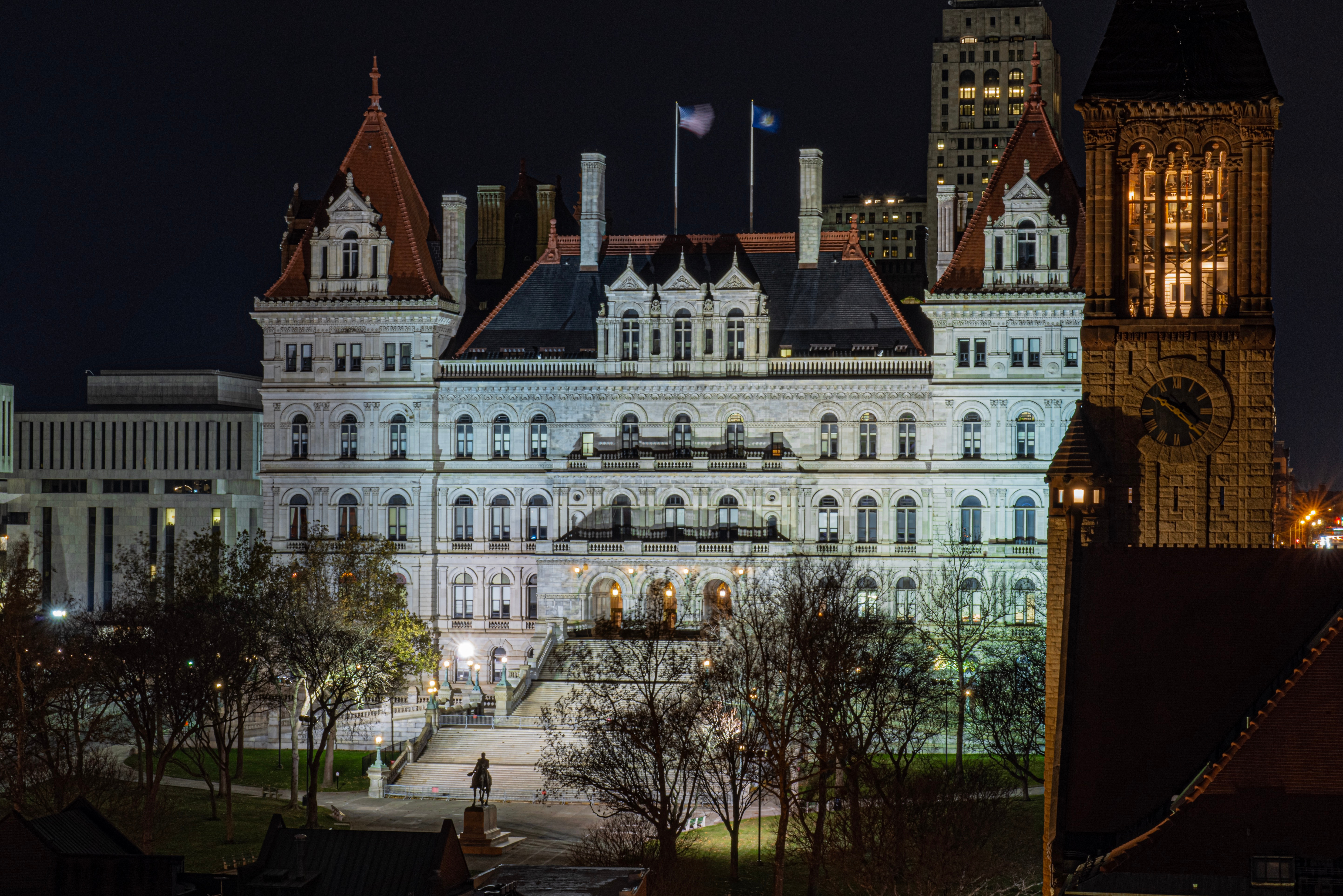 New York lawmakers on verge of leaving Albany without addressing housing crisis