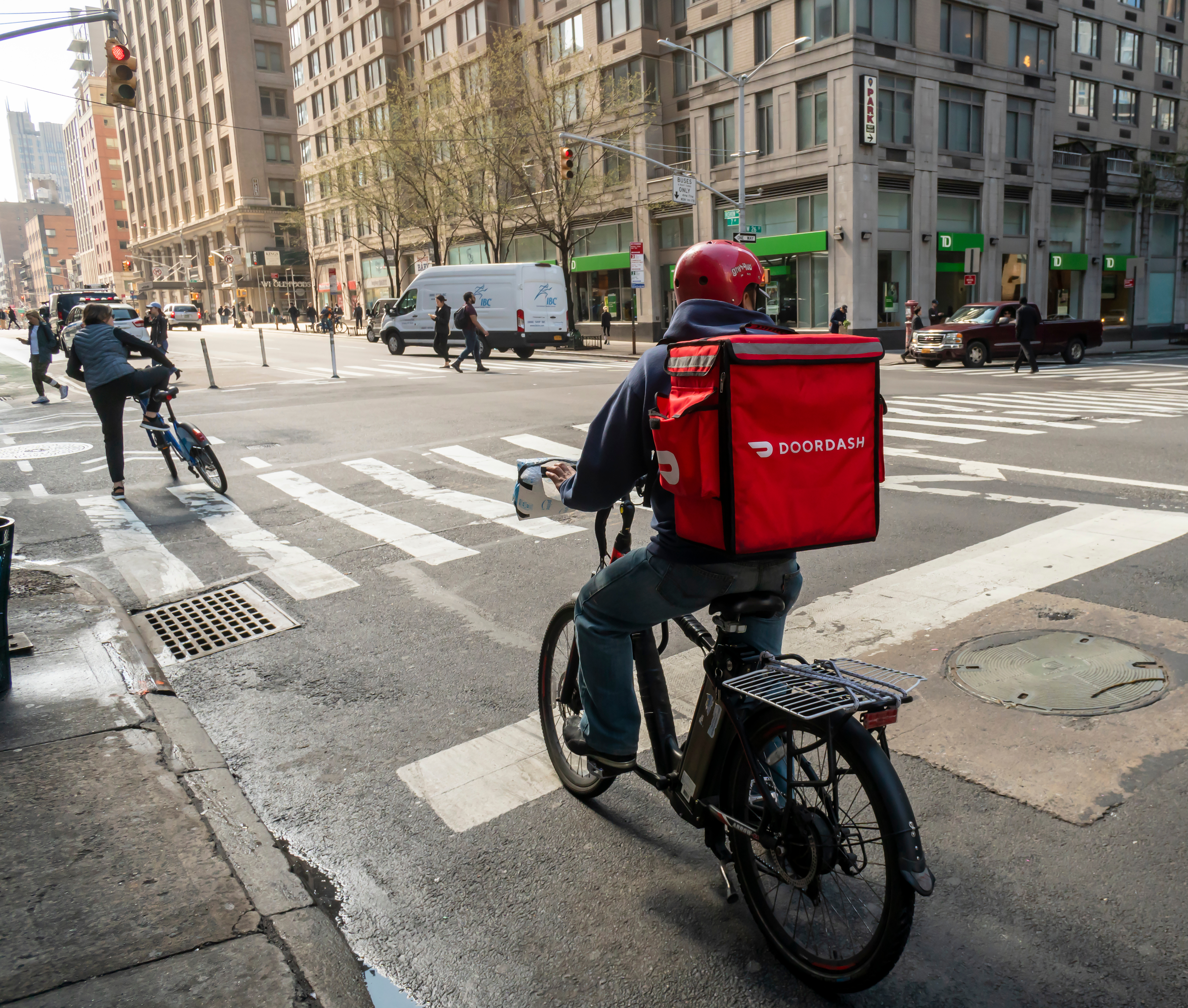 DoorDash, legal group set to deliver free legal clinics on immigration to workers