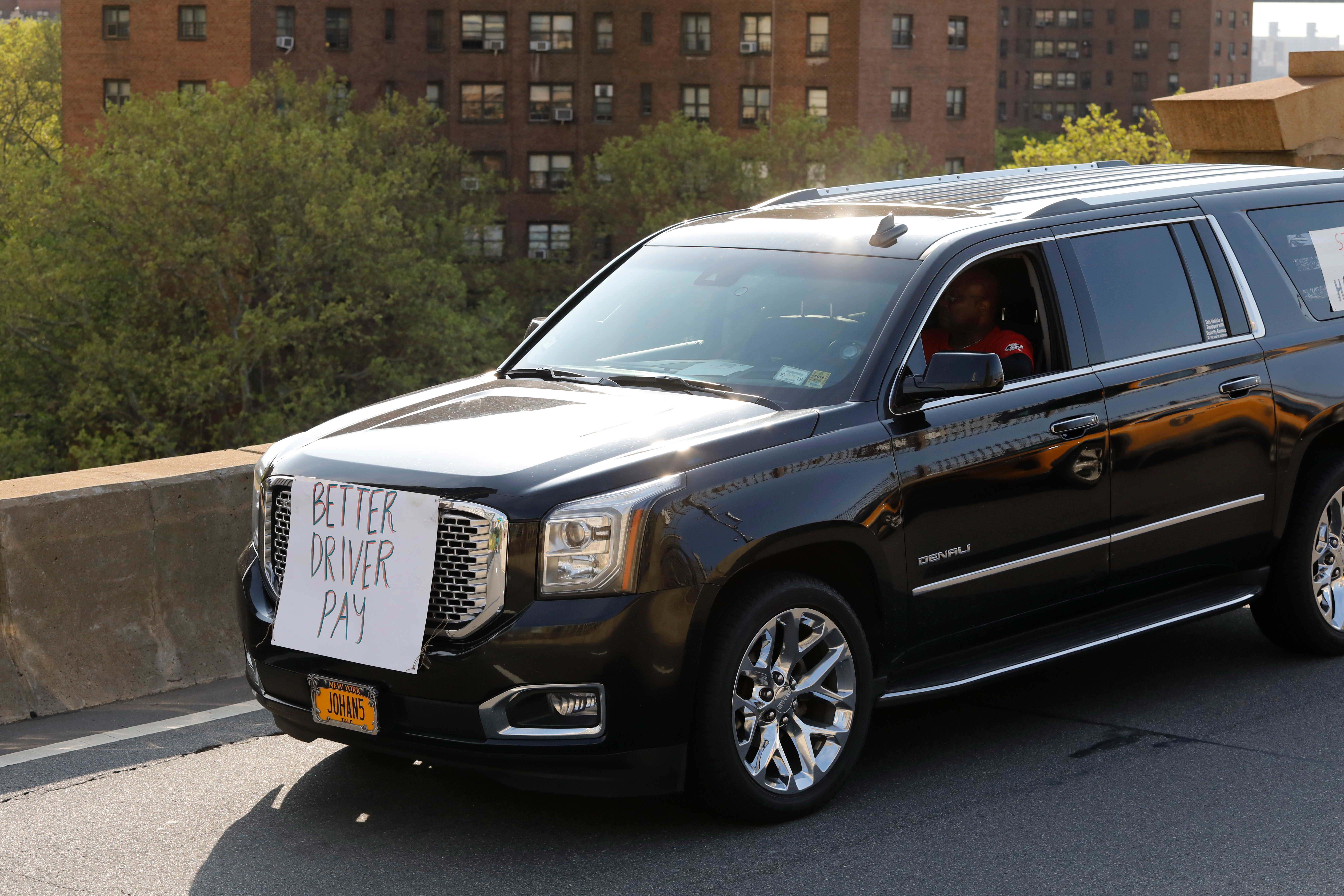 Uber suit blocks pay raises for NYC rideshare drivers