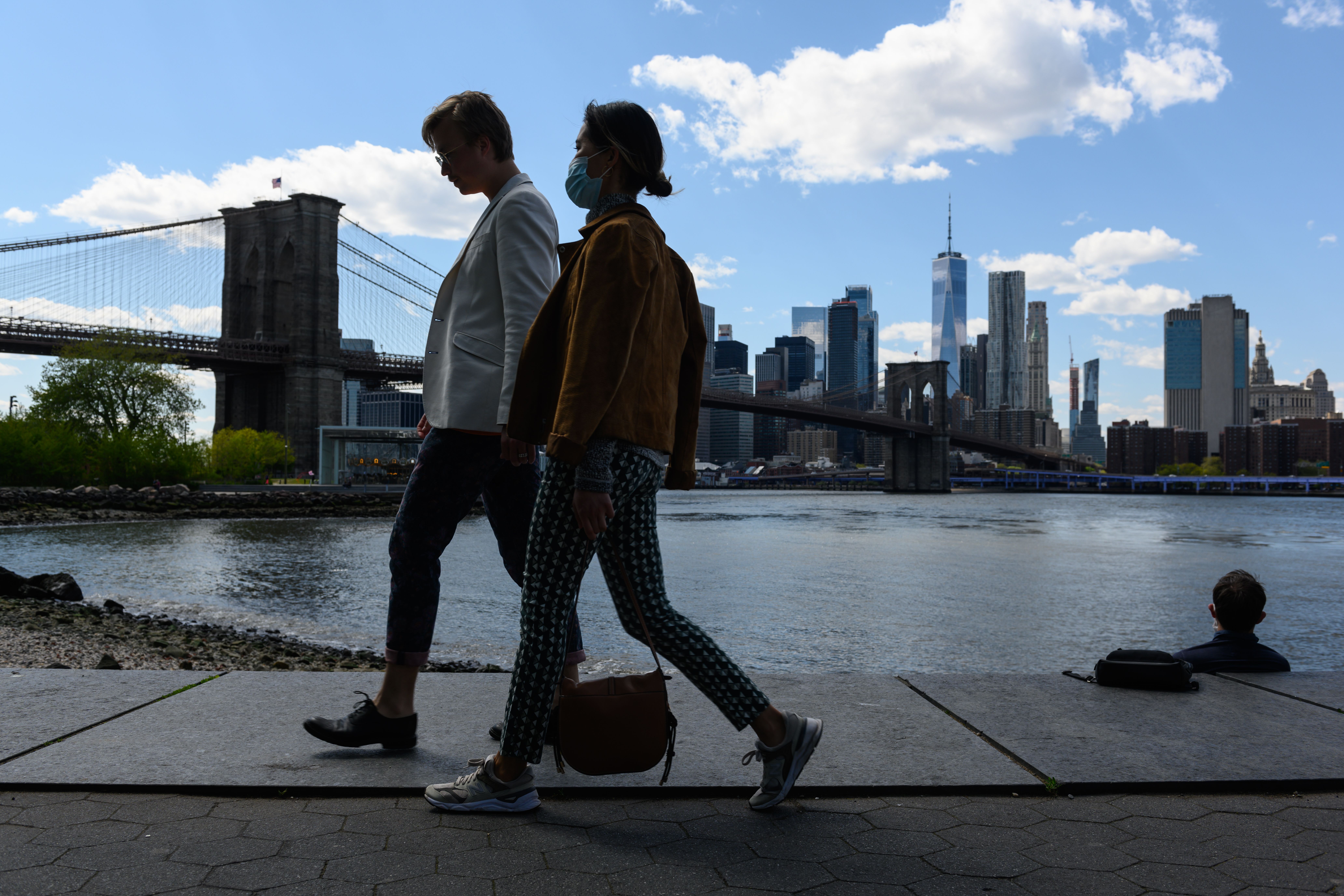 Penambahan Awal: Turis berbondong-bondong ke Brooklyn, tetapi tidak terlalu banyak di Manhattan