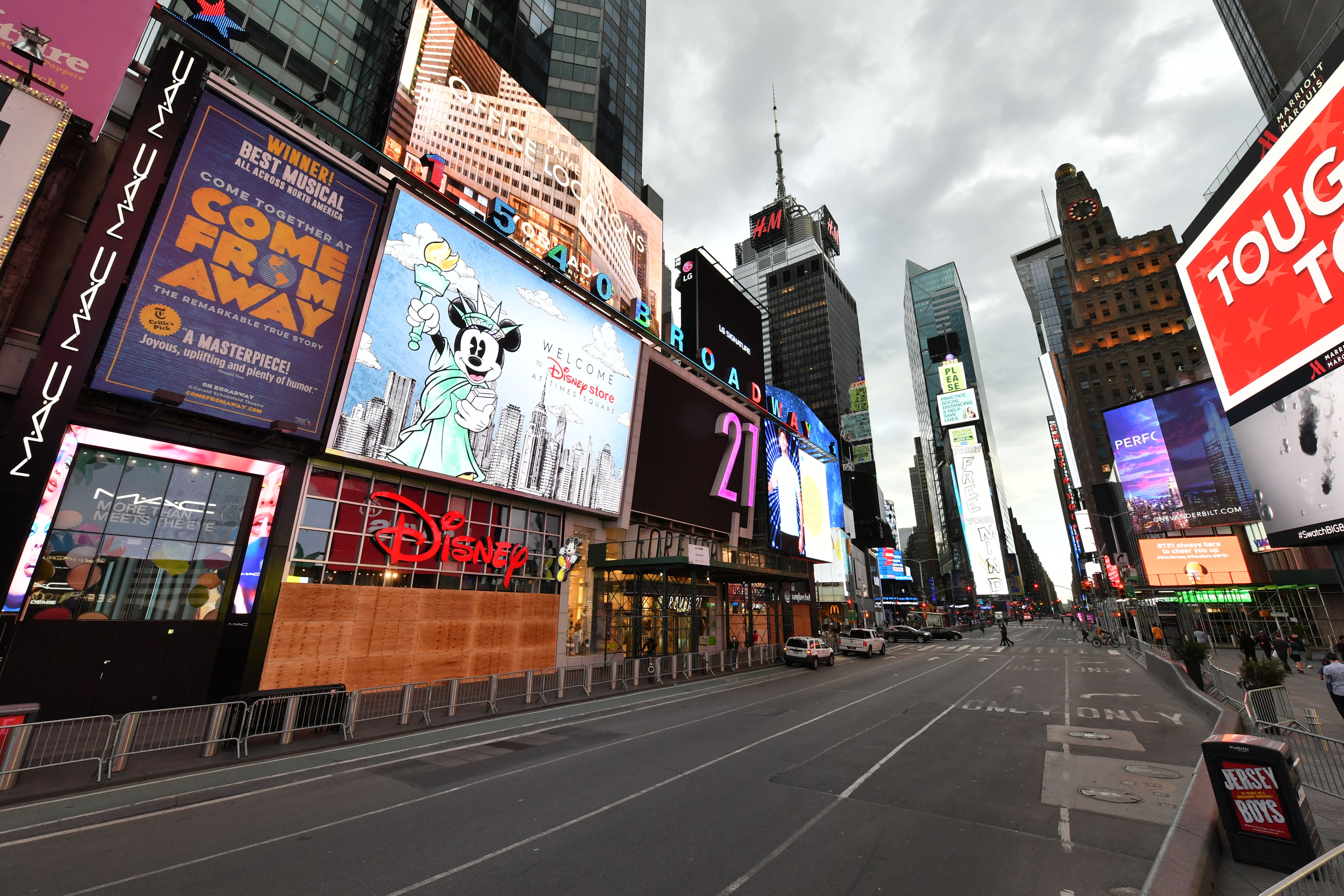 Woman And Child Shot In Broad Daylight In Times Square