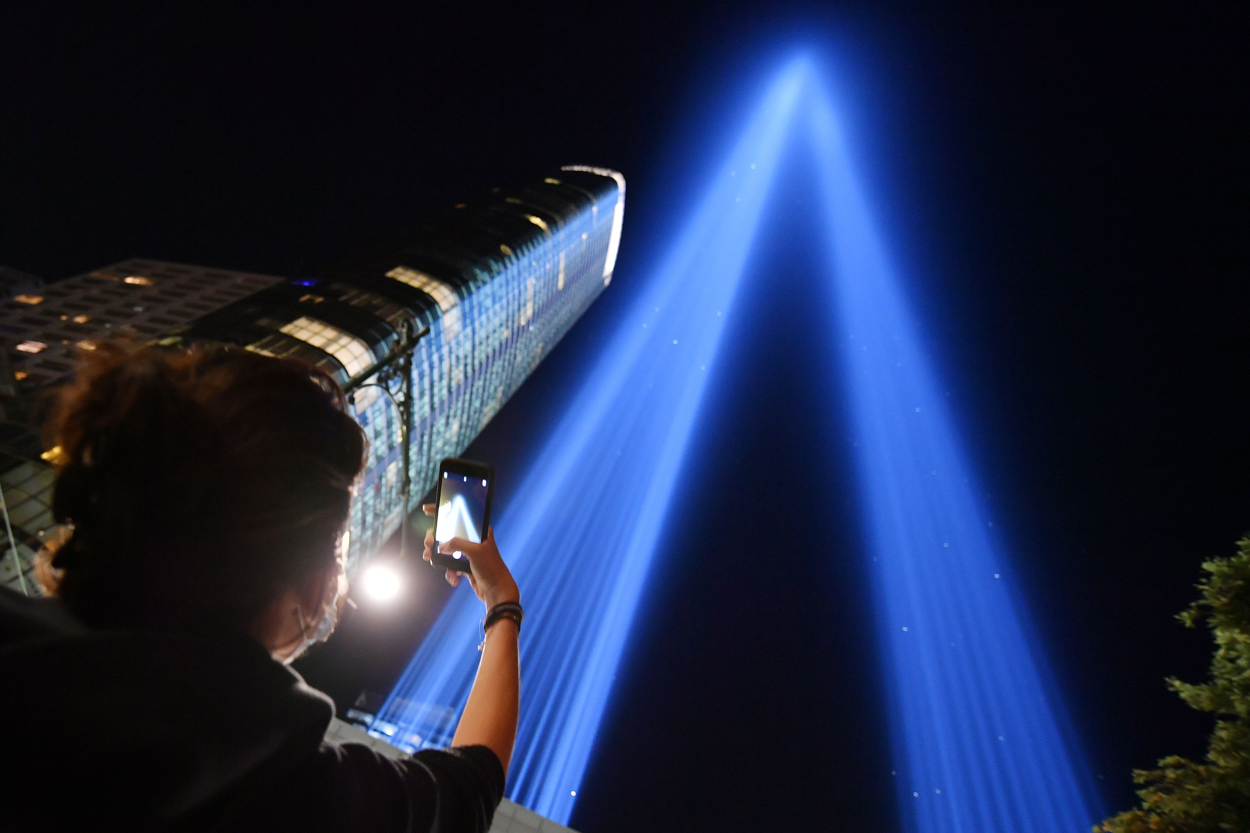 How NYC Audubon Helps Birds Disoriented From The Tribute In Light On 9/11 How NYC Audubon Helps Birds Disoriented From The Tribute In Light On 9/11