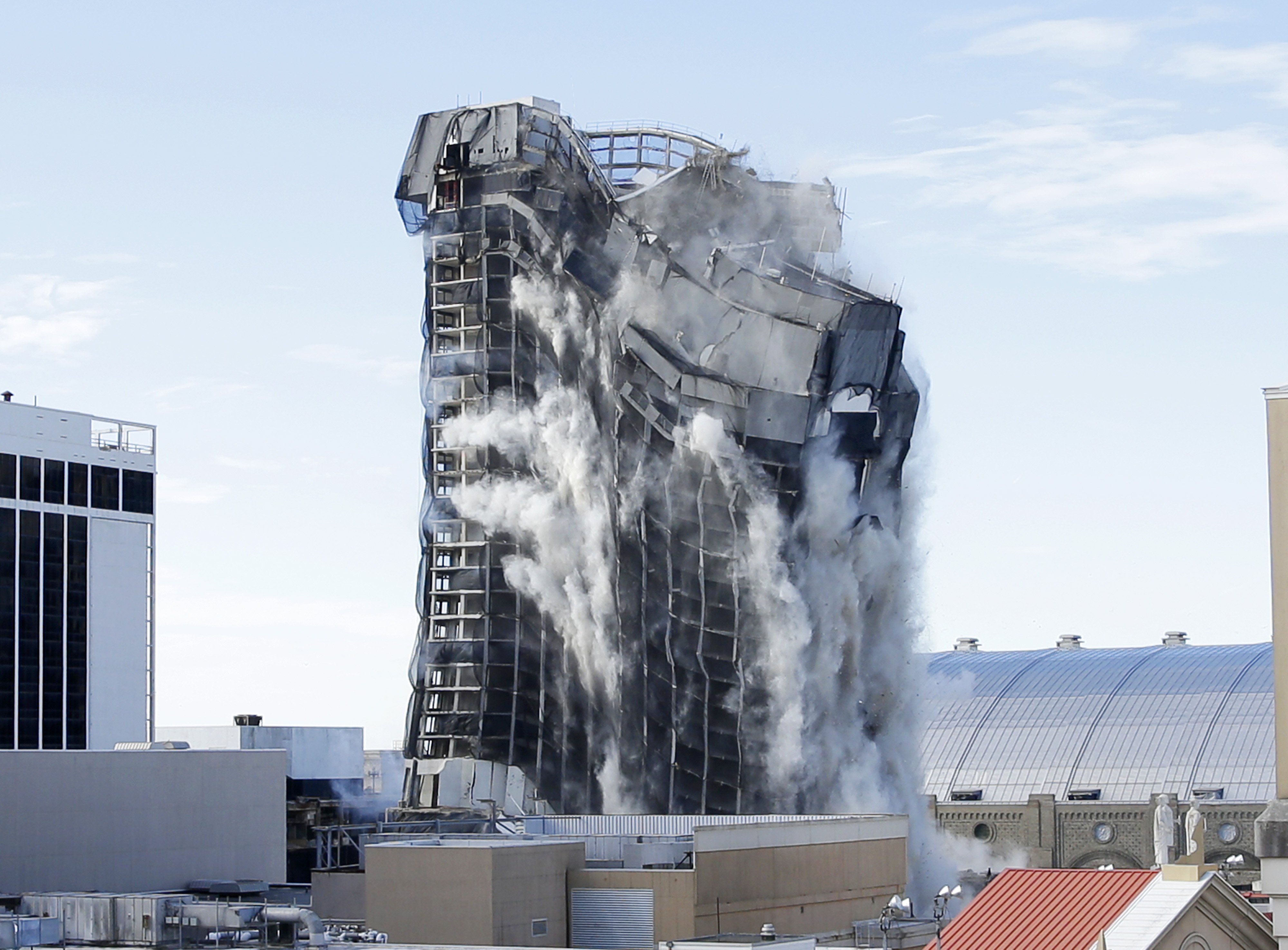 Trump&rsquo;s First Atlantic City Casino Is Imploded, And Spectators Marvel At The Symbolism