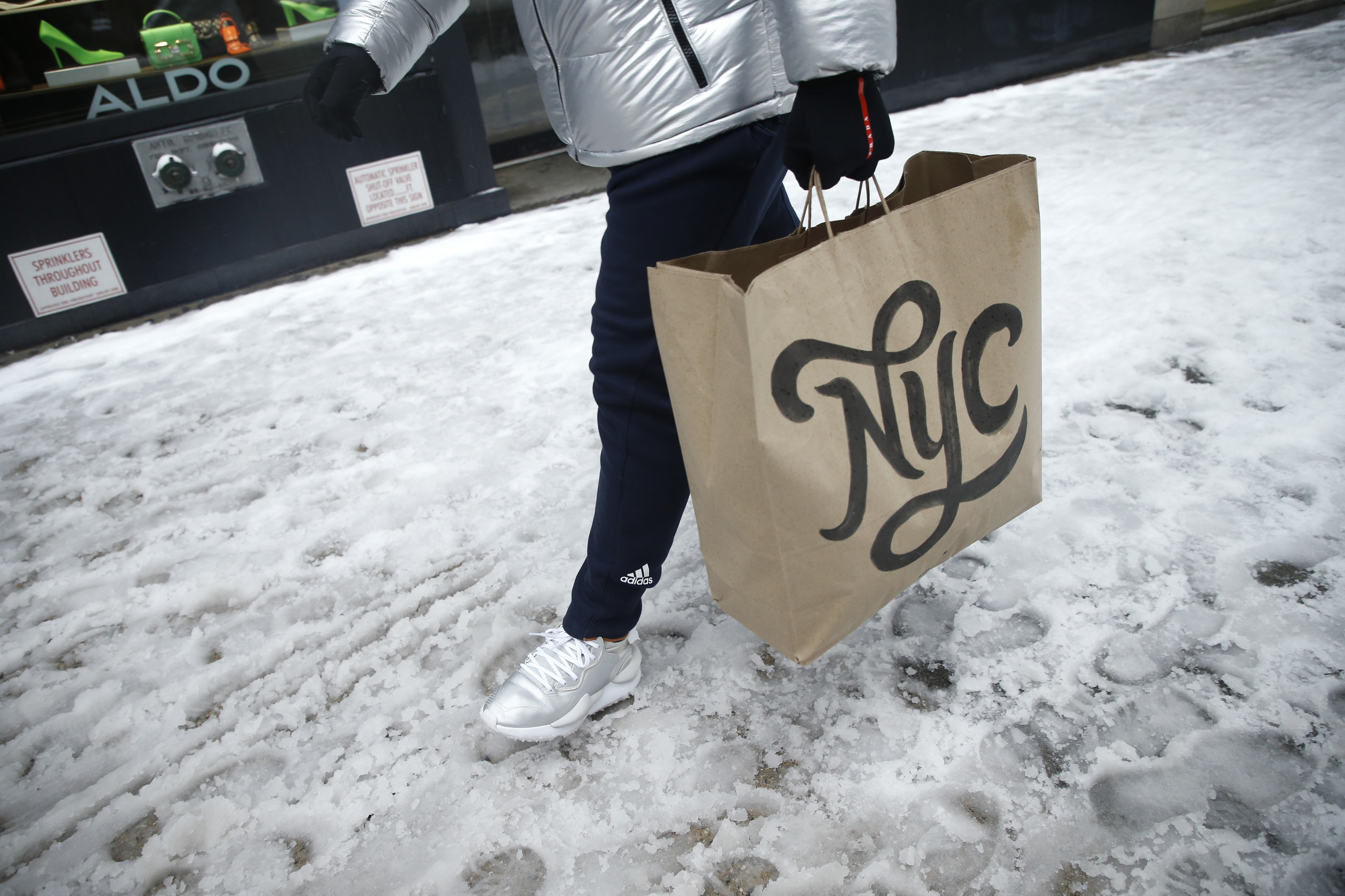 Extra Extra: The Buy Nothing groups are beefing