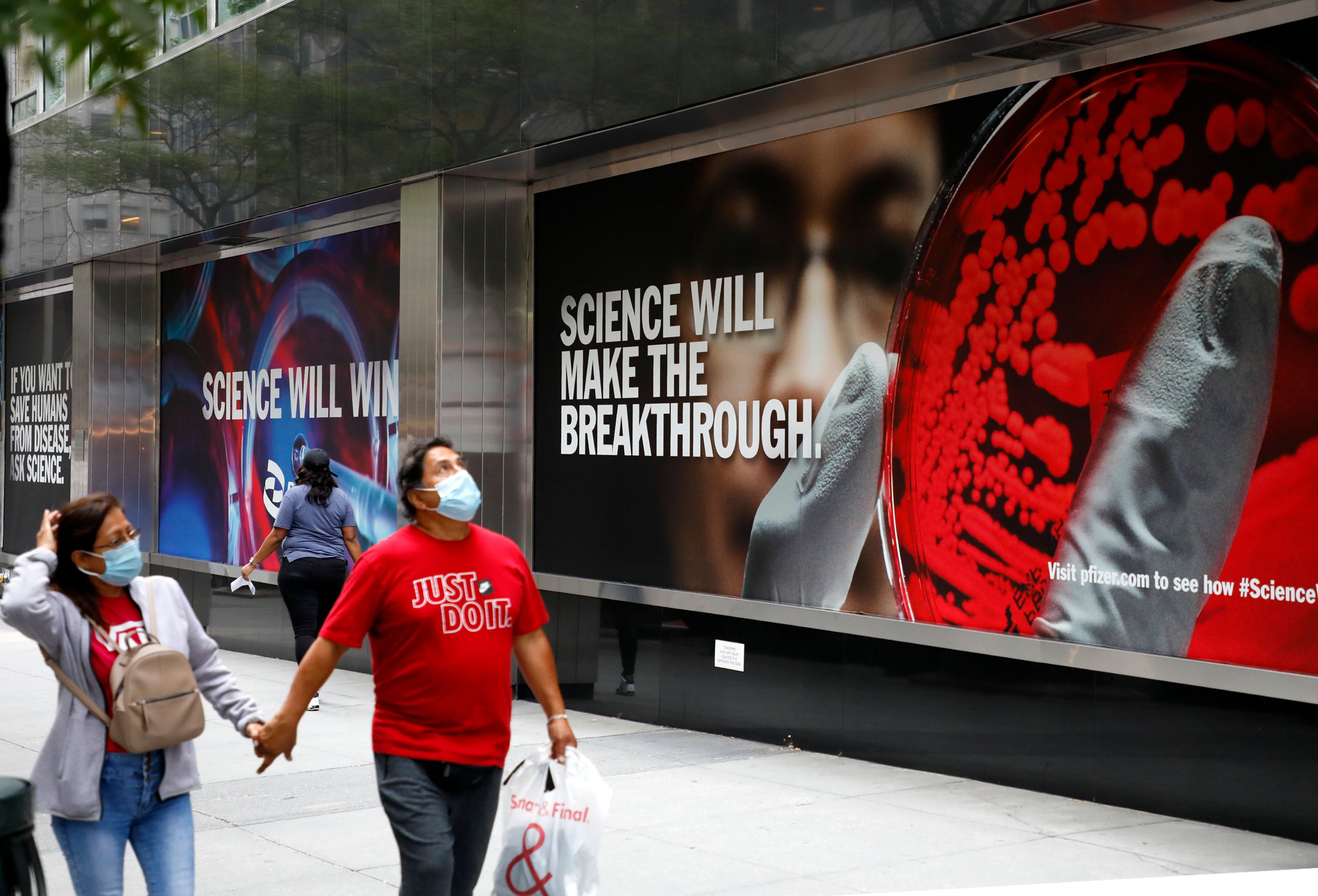 Facing COVID Surge And Omicron, NYC Advises All Residents To Wear Masks Indoors And In Public