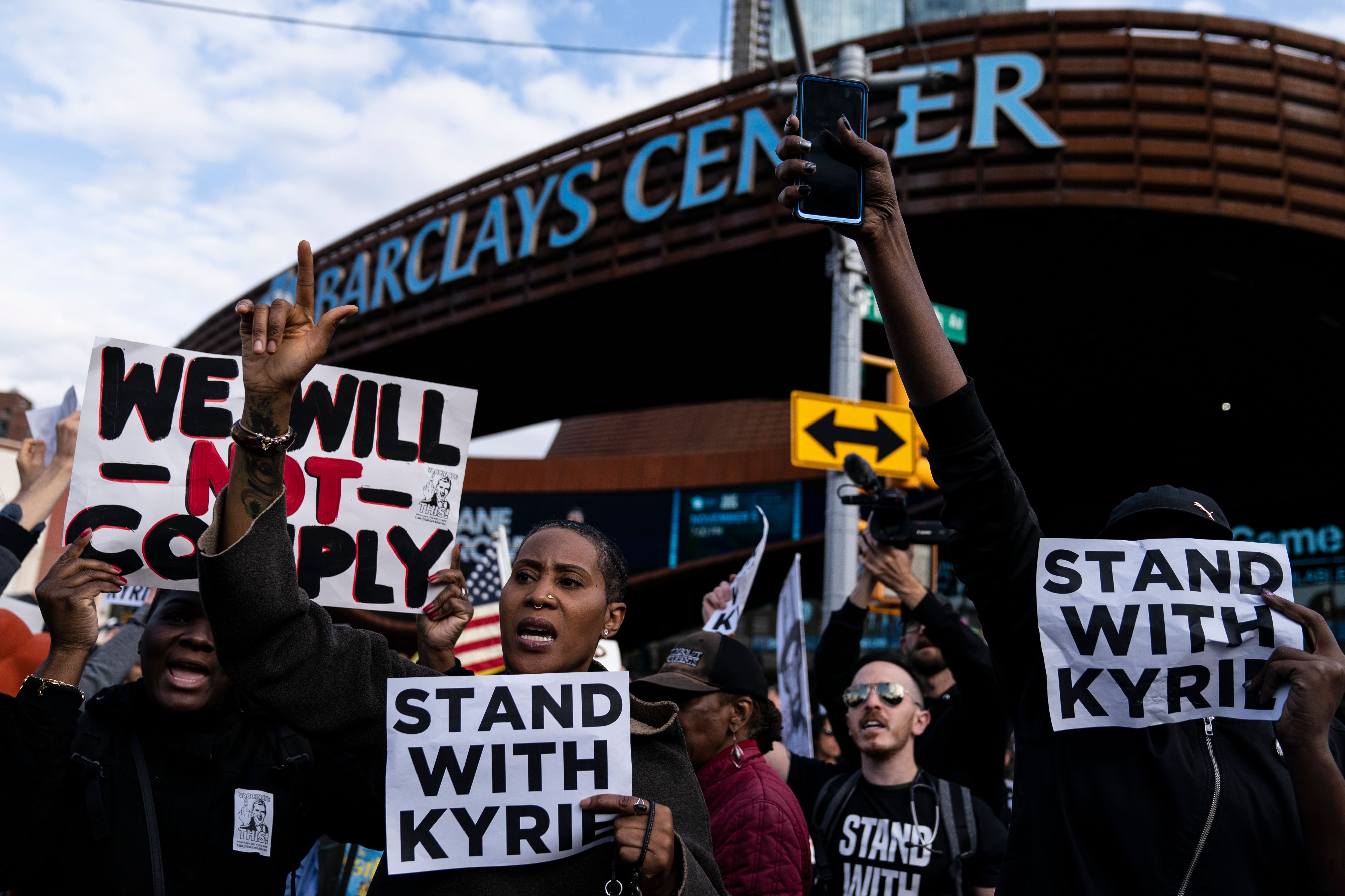 Anti-Vaxxers Chant Let Kyrie Play In Chaotic Protest Outside Barclays Center Before Nets Opener Anti-Vaxxers Chant Let Kyrie Play In Chaotic Protest Outside Barclays Center Before Nets Opener