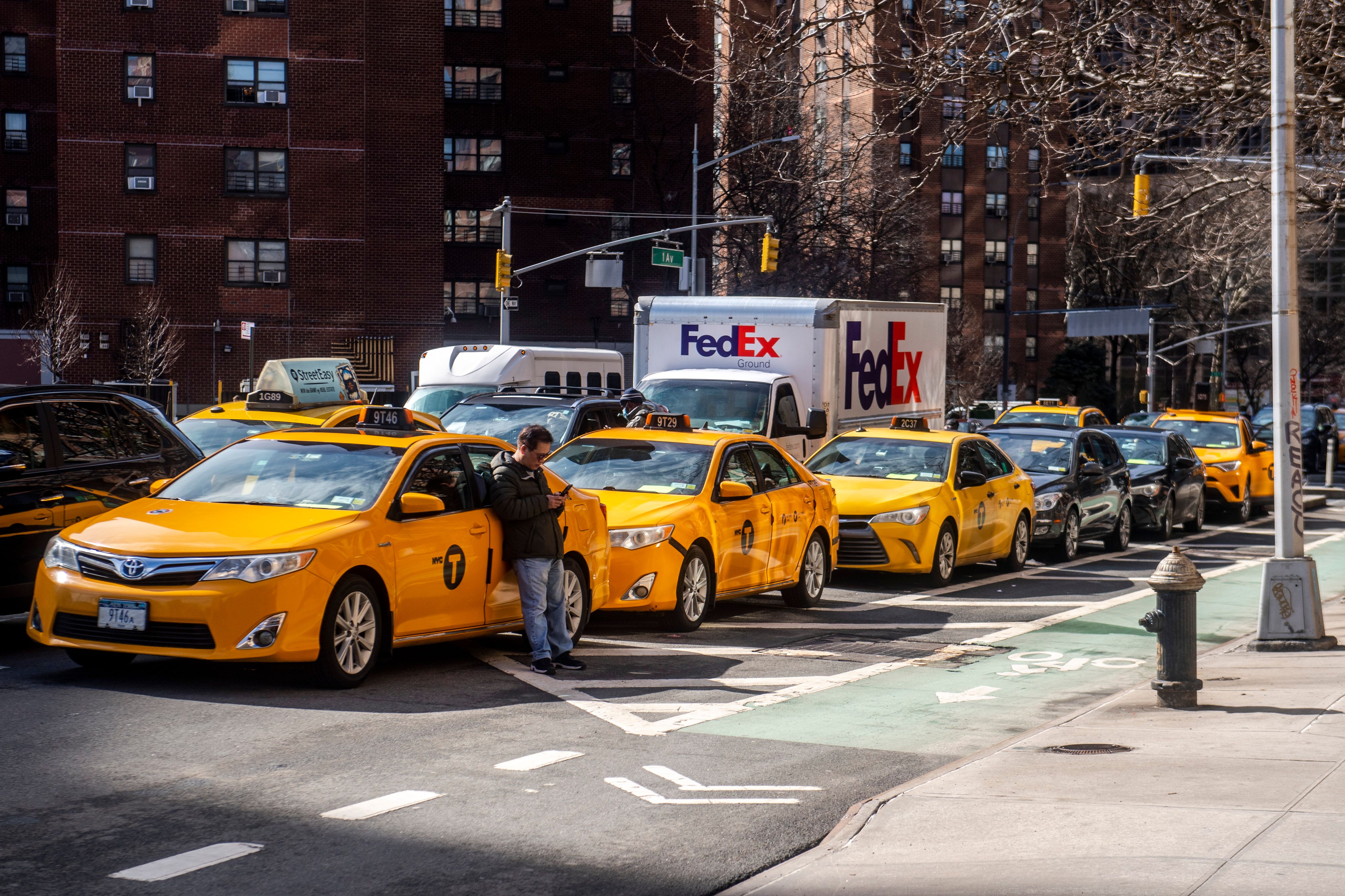 Judge blocks NYC rideshare app drivers&rsquo; pay raise after Uber lawsuit