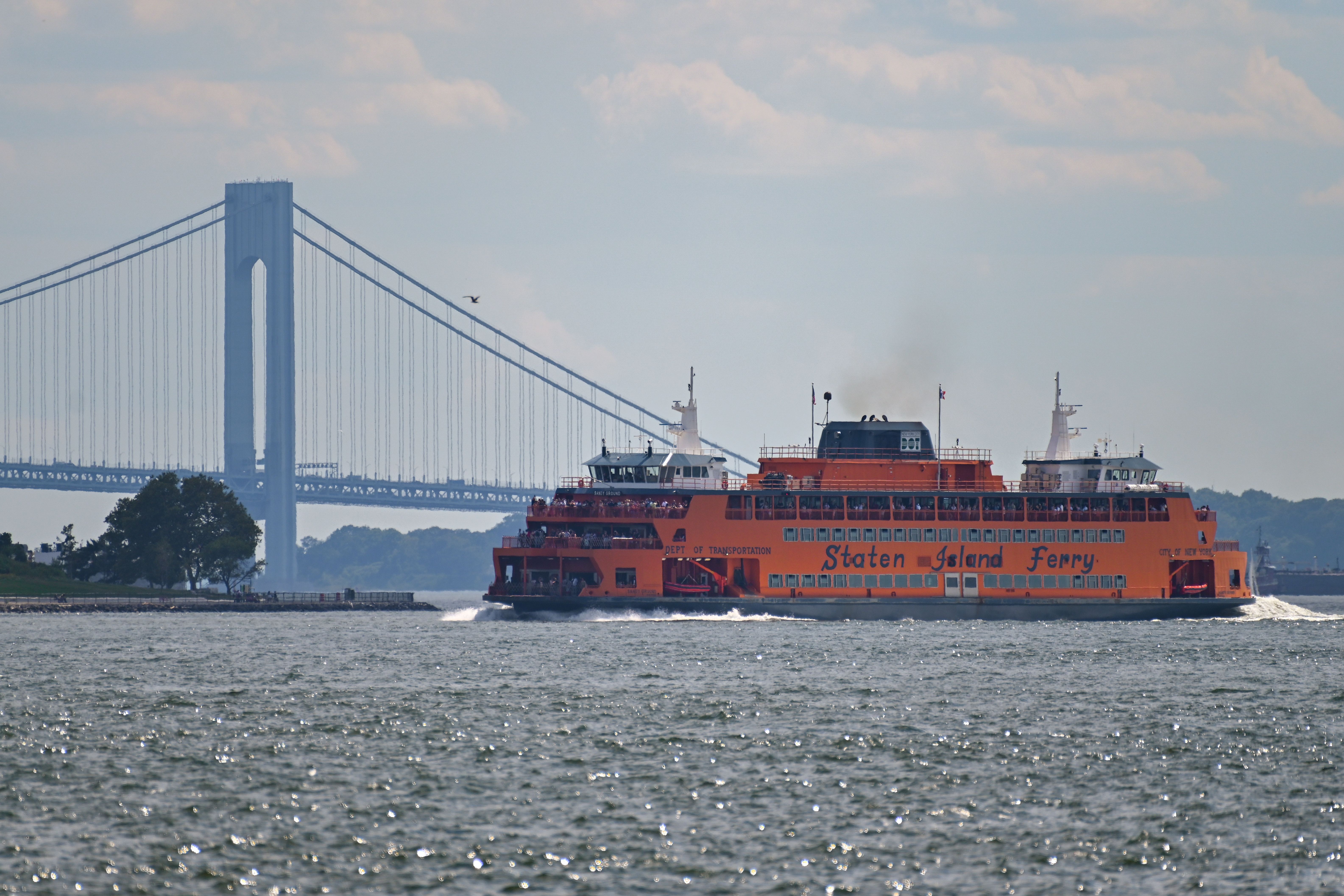 Nearly 600 passengers evacuated after fire aboard Staten Island Ferry