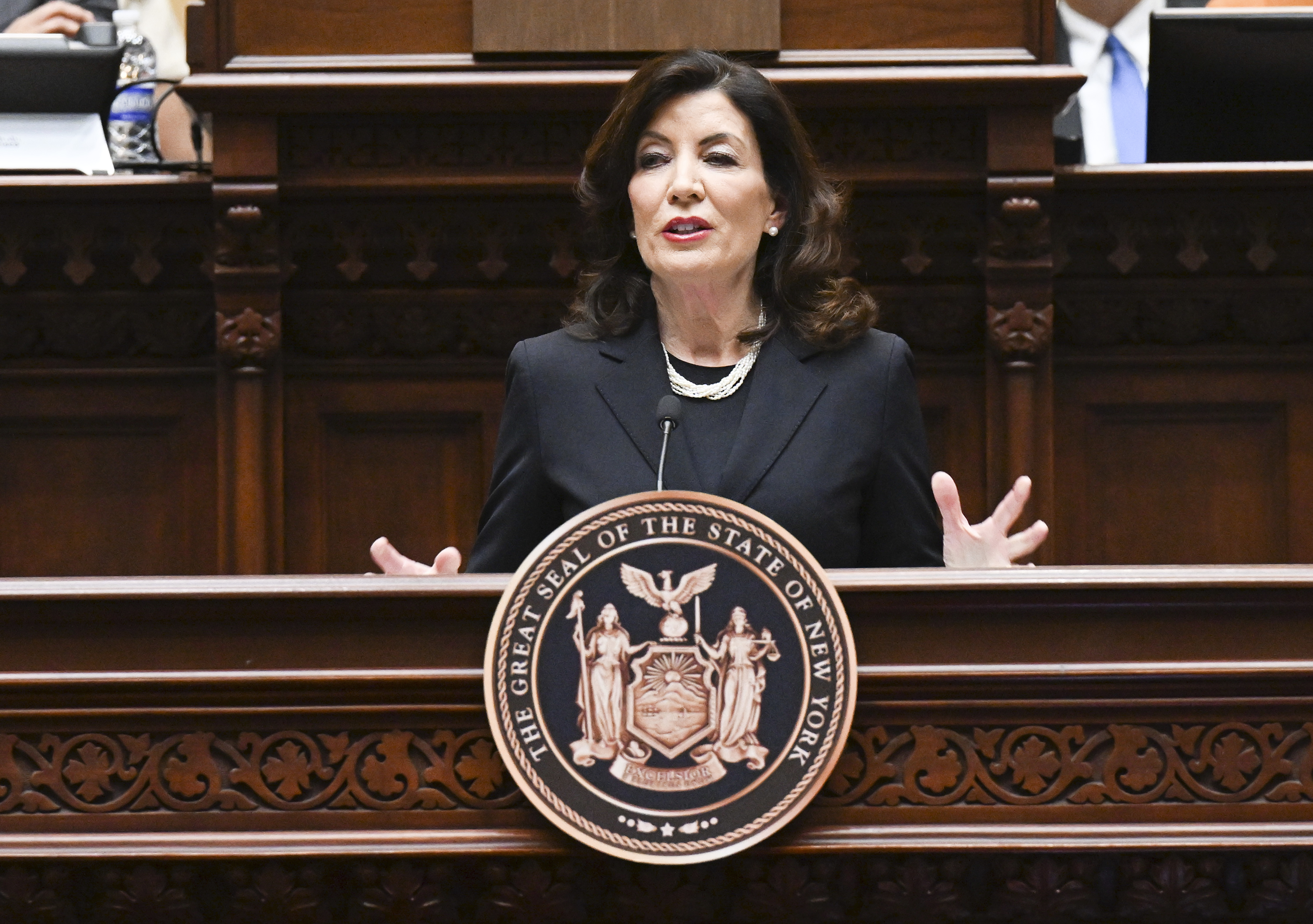 As costs rise, Gov. Hochul proposes linking minimum wage to inflation