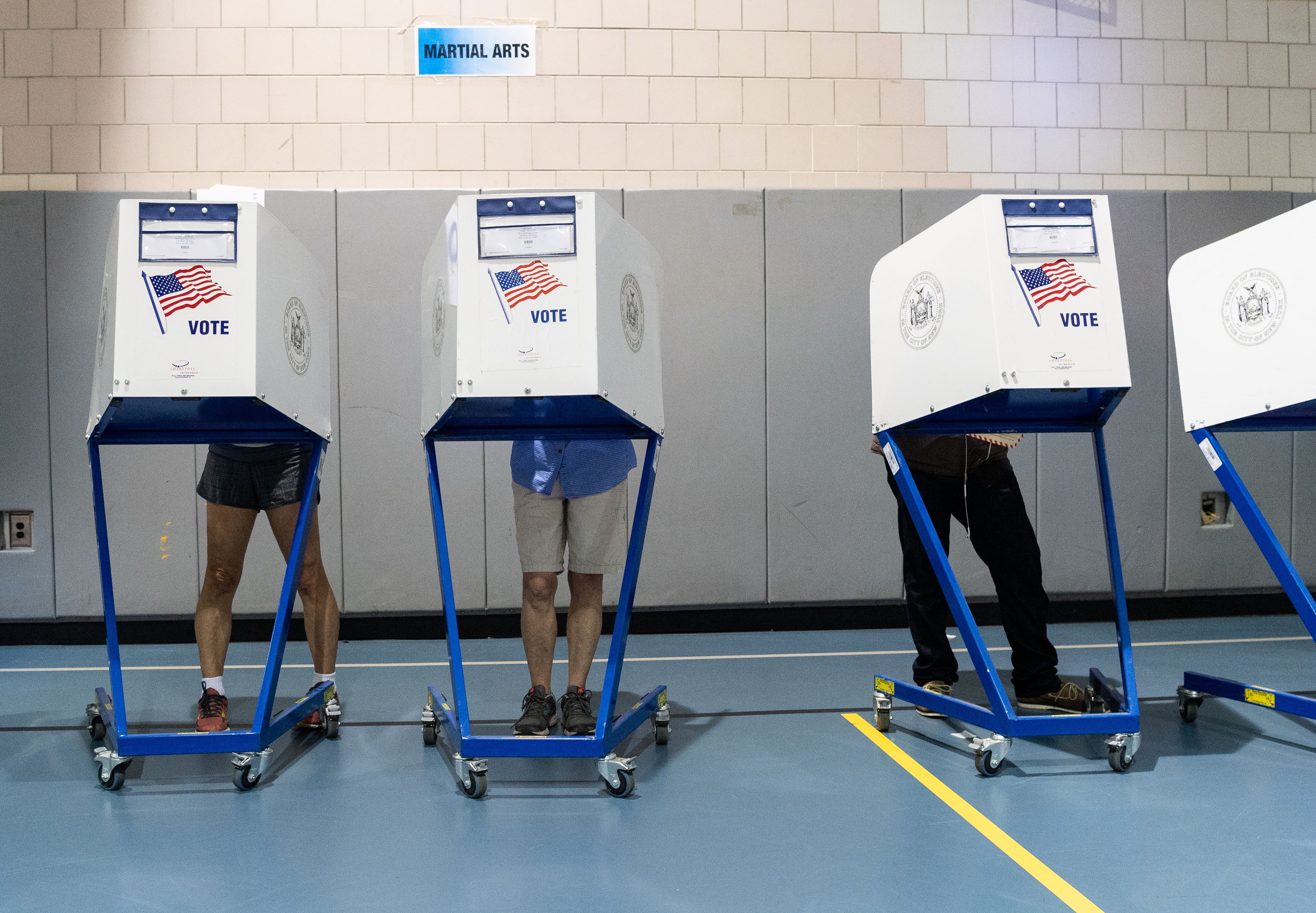 As Dems scramble to oust Benjamin from ballot, pol tries to change law